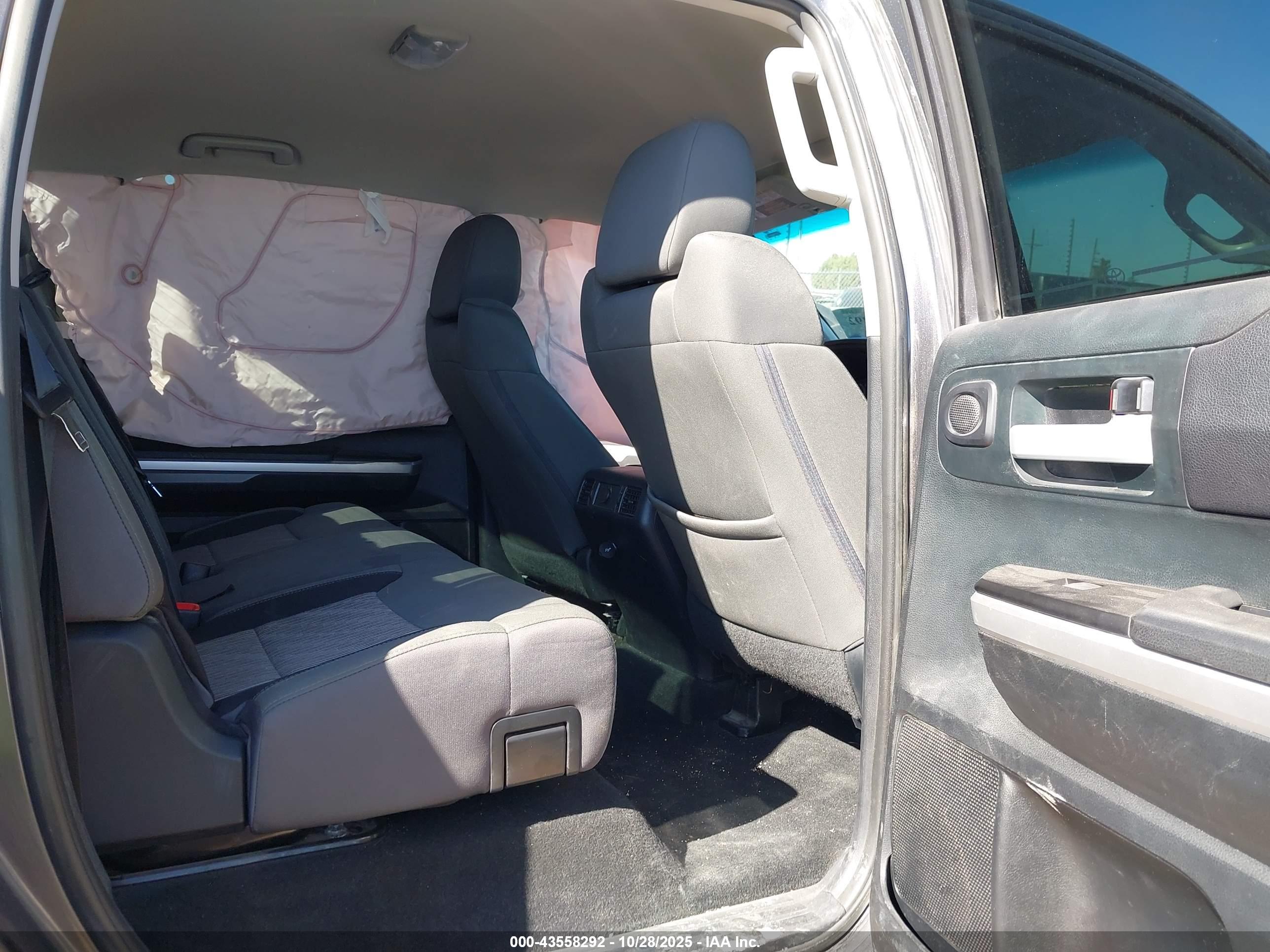 TOYOTA TUNDRA image 8