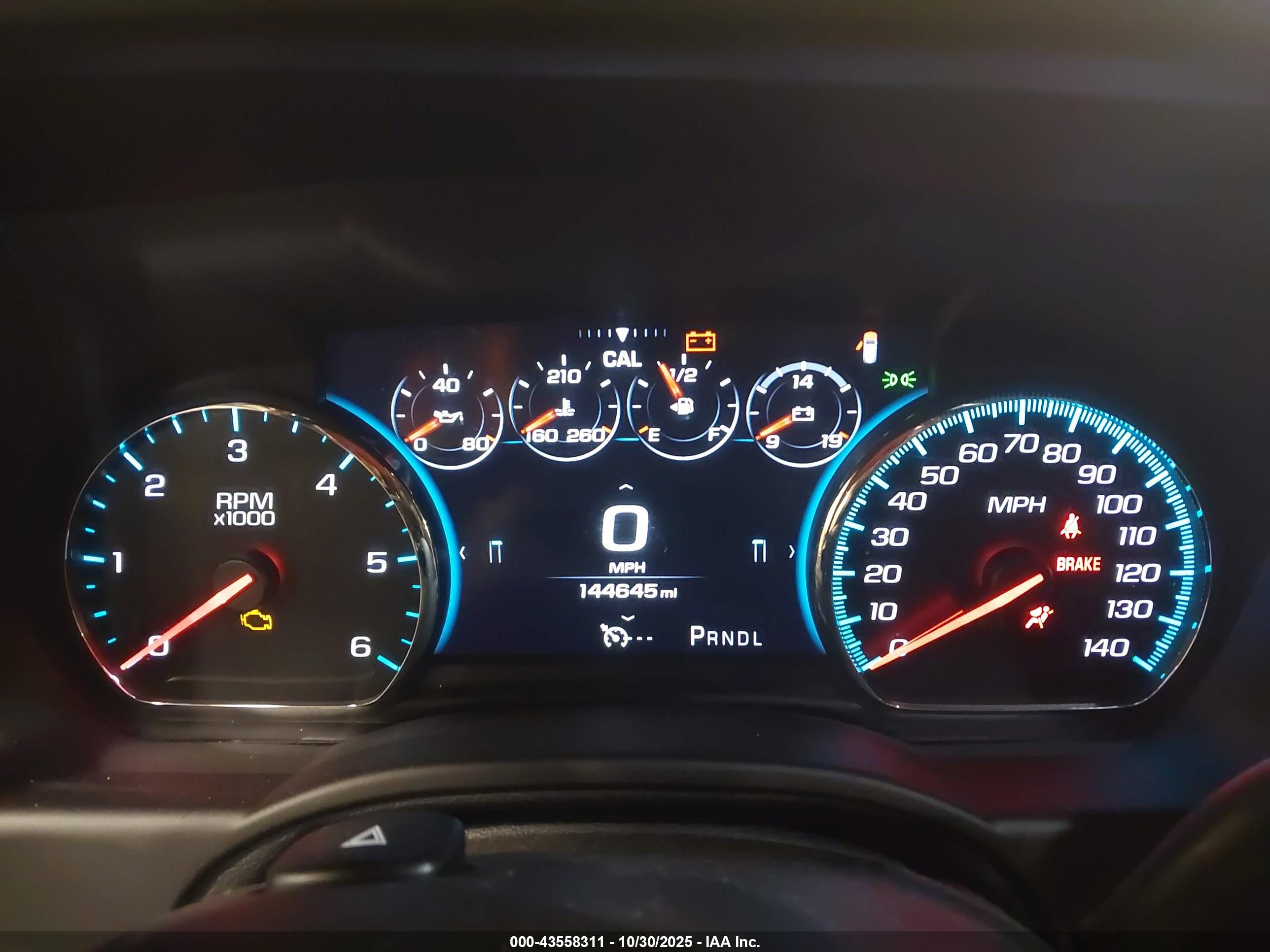CHEVROLET SUBURBAN image 7