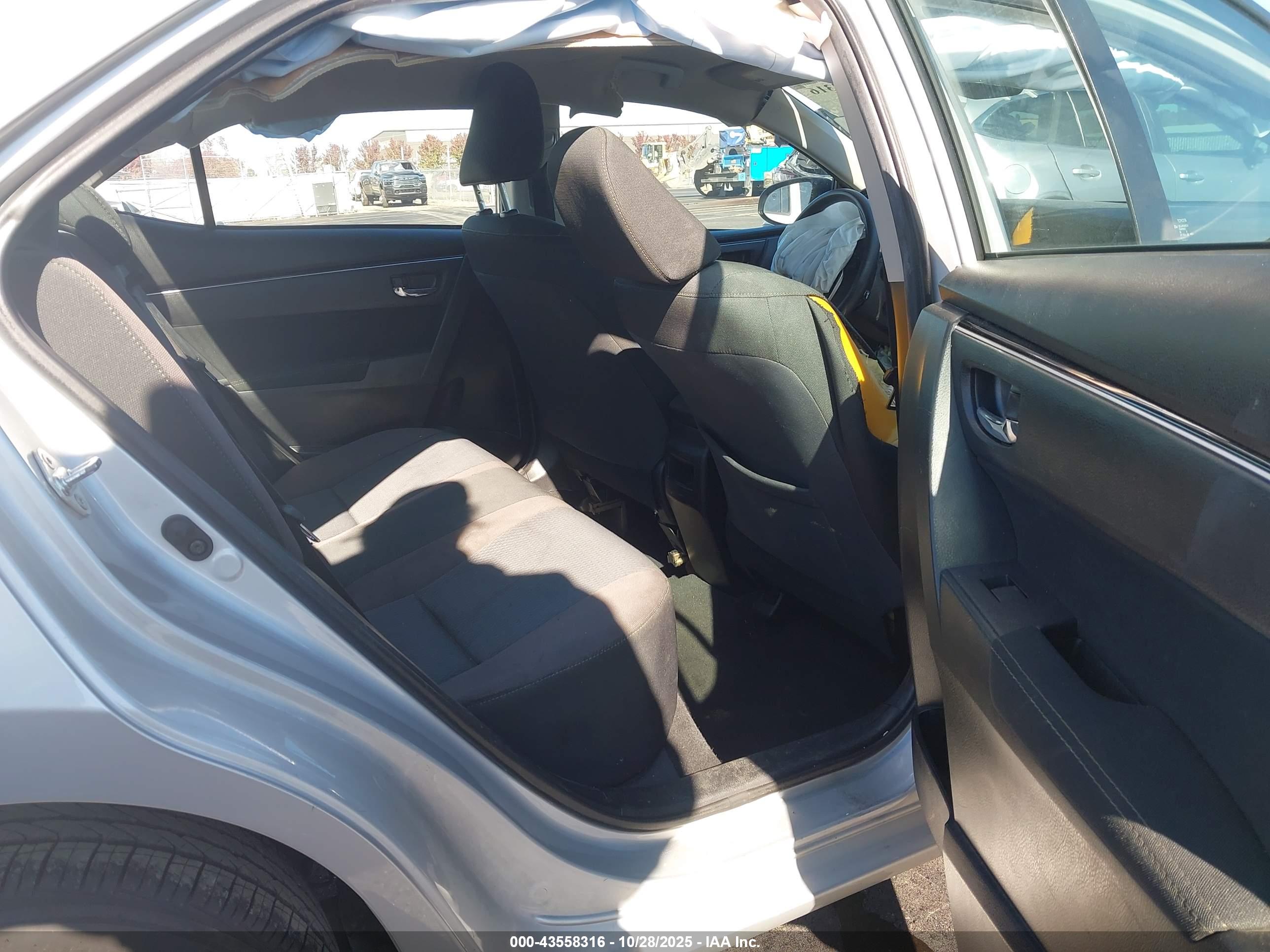 TOYOTA COROLLA image 8