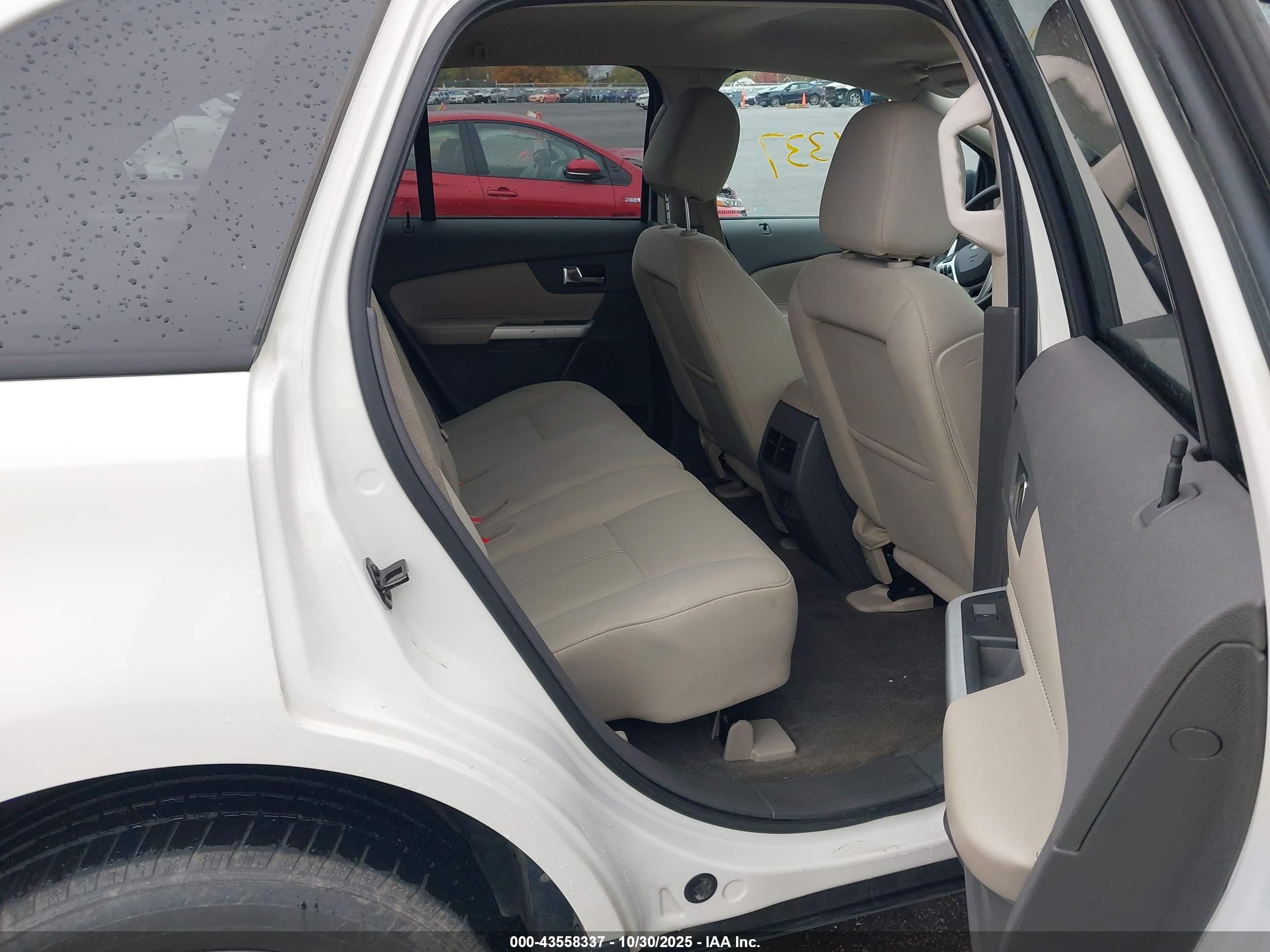 FORD EDGE image 8