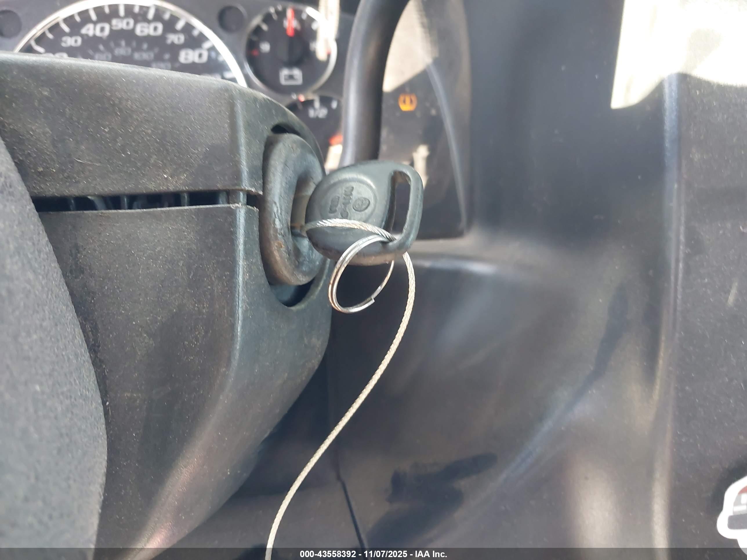 CHEVROLET EXPRESS image 11