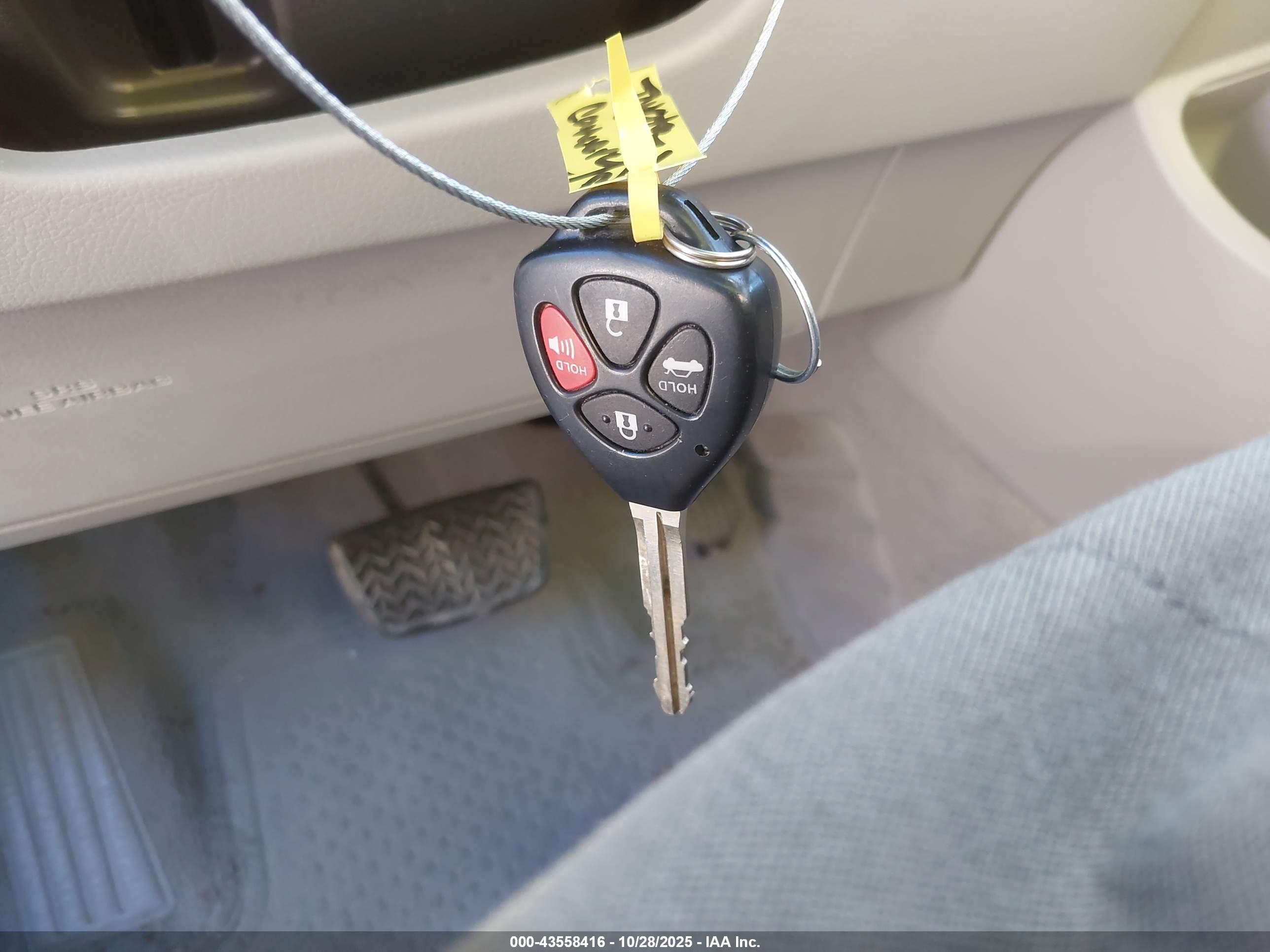 TOYOTA CAMRY image 11