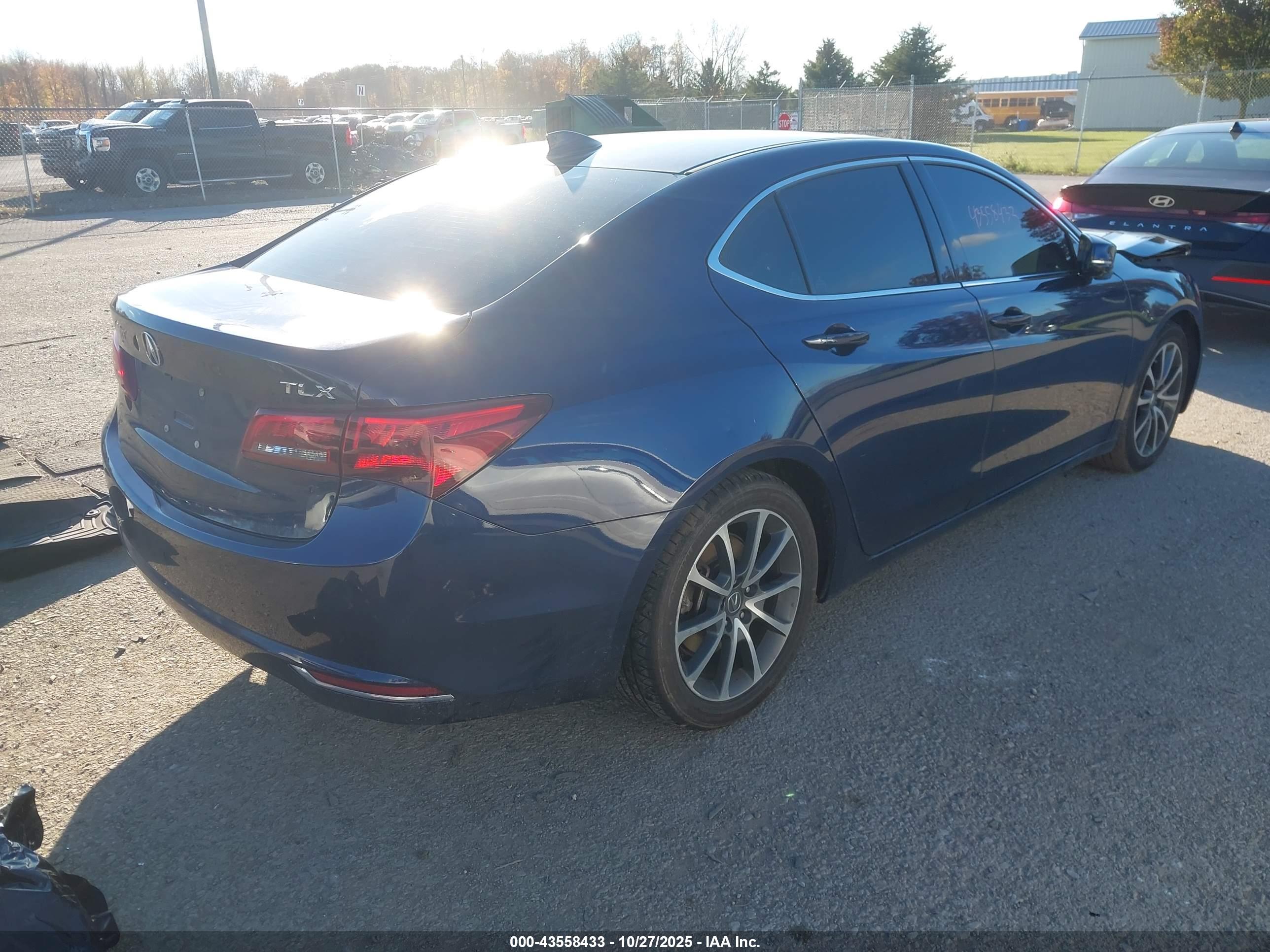 ACURA TLX image 4