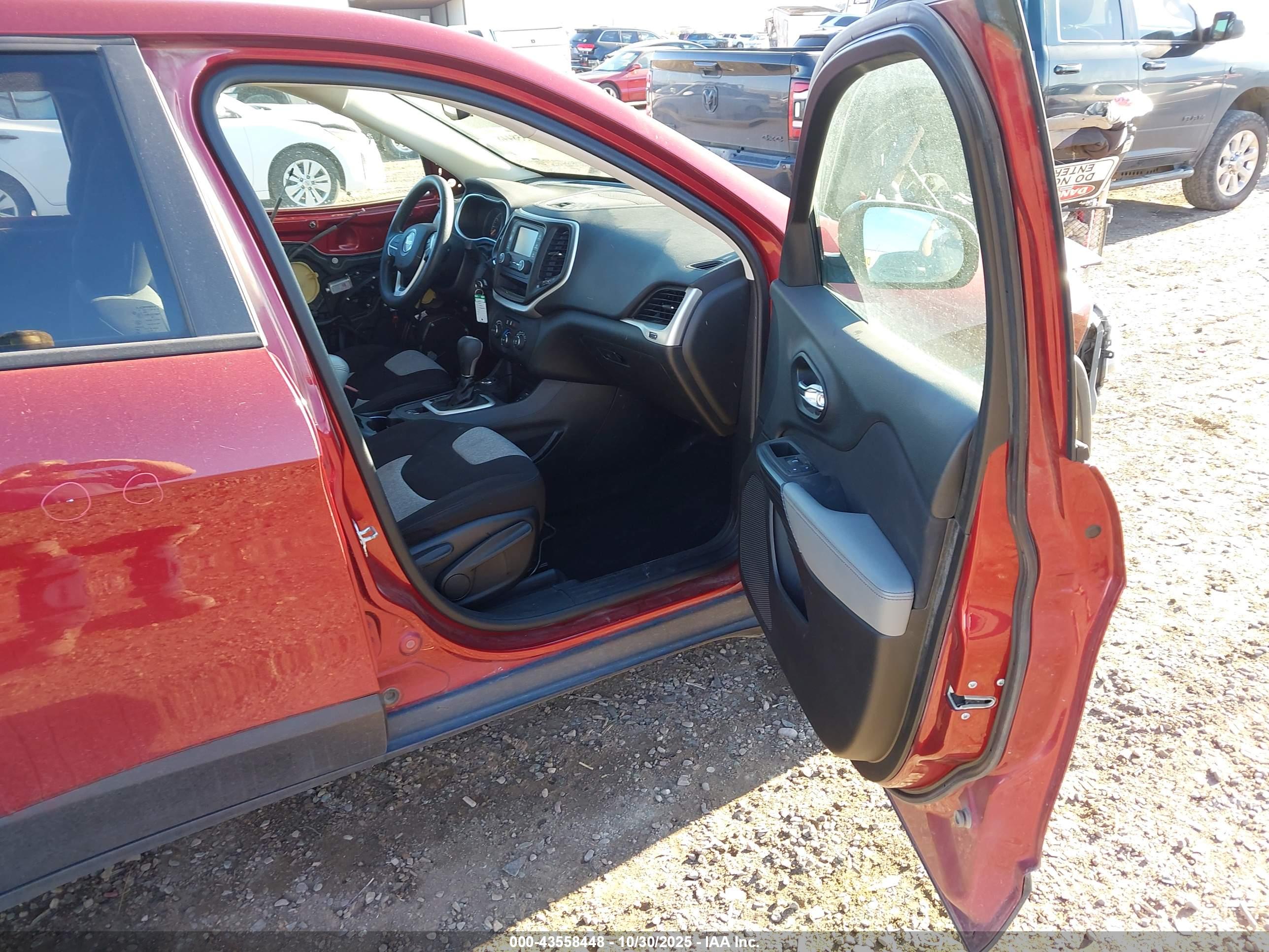 JEEP CHEROKEE image 5