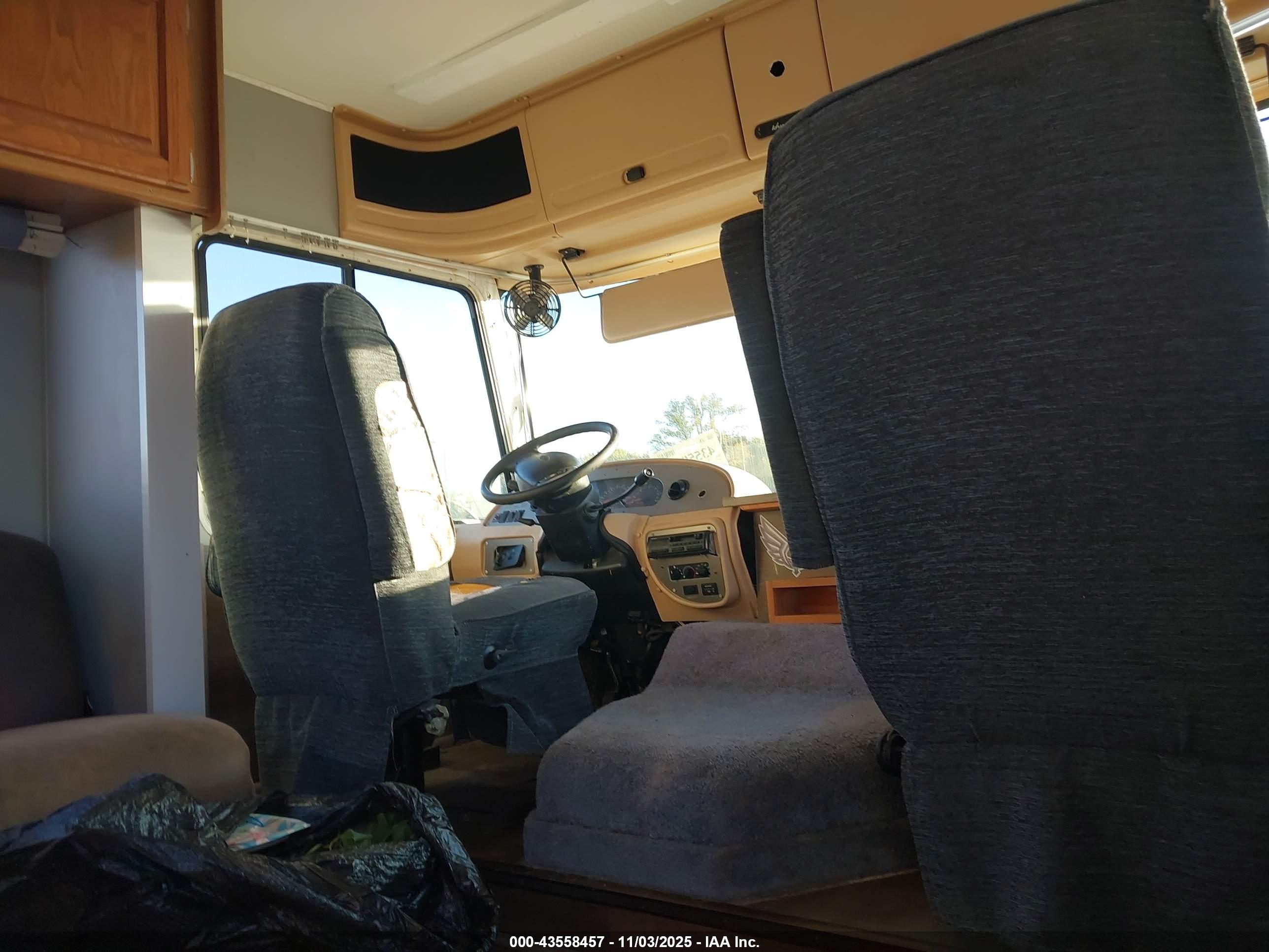 FORD F550 image 5