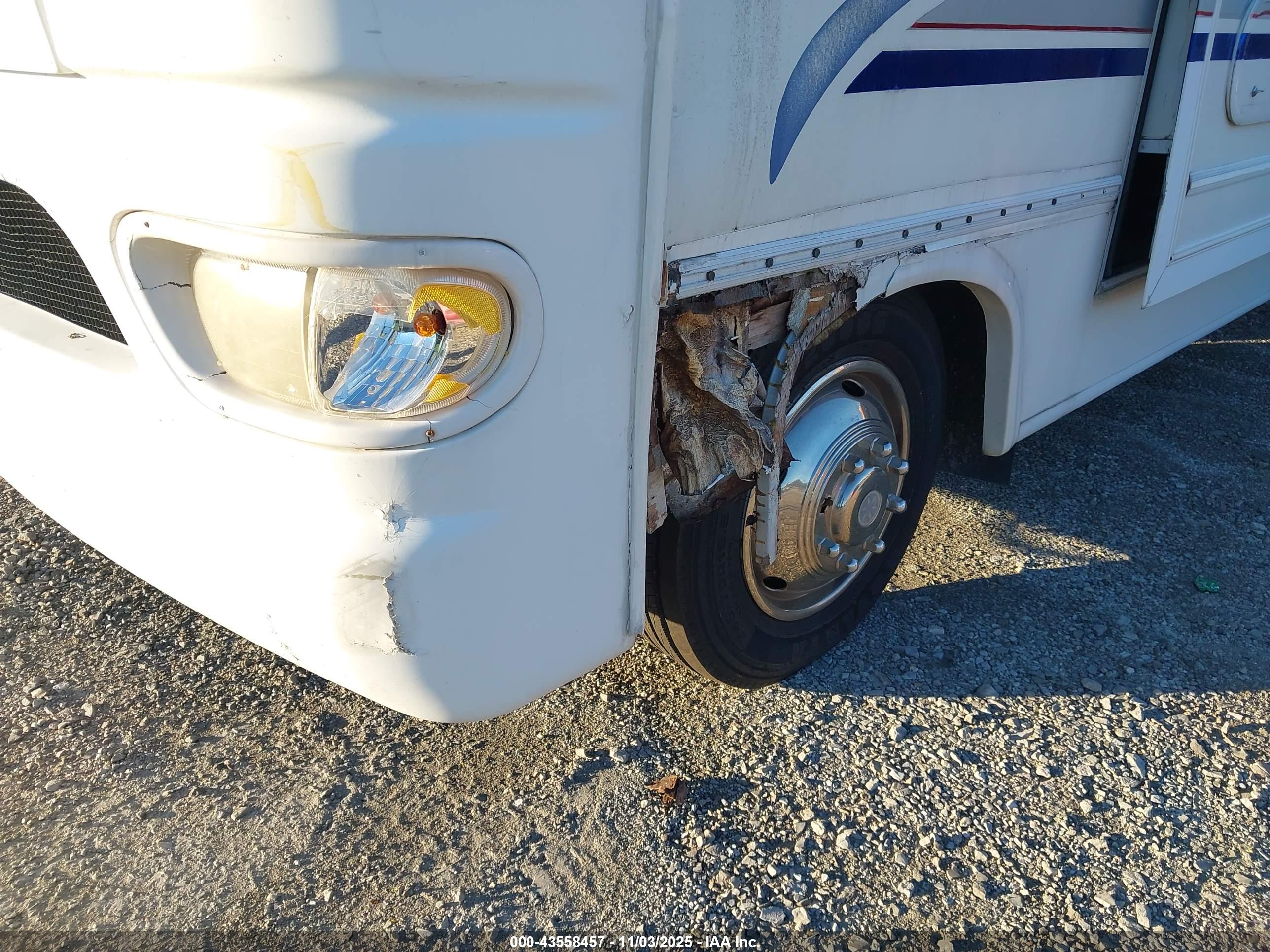 FORD F550 image 6