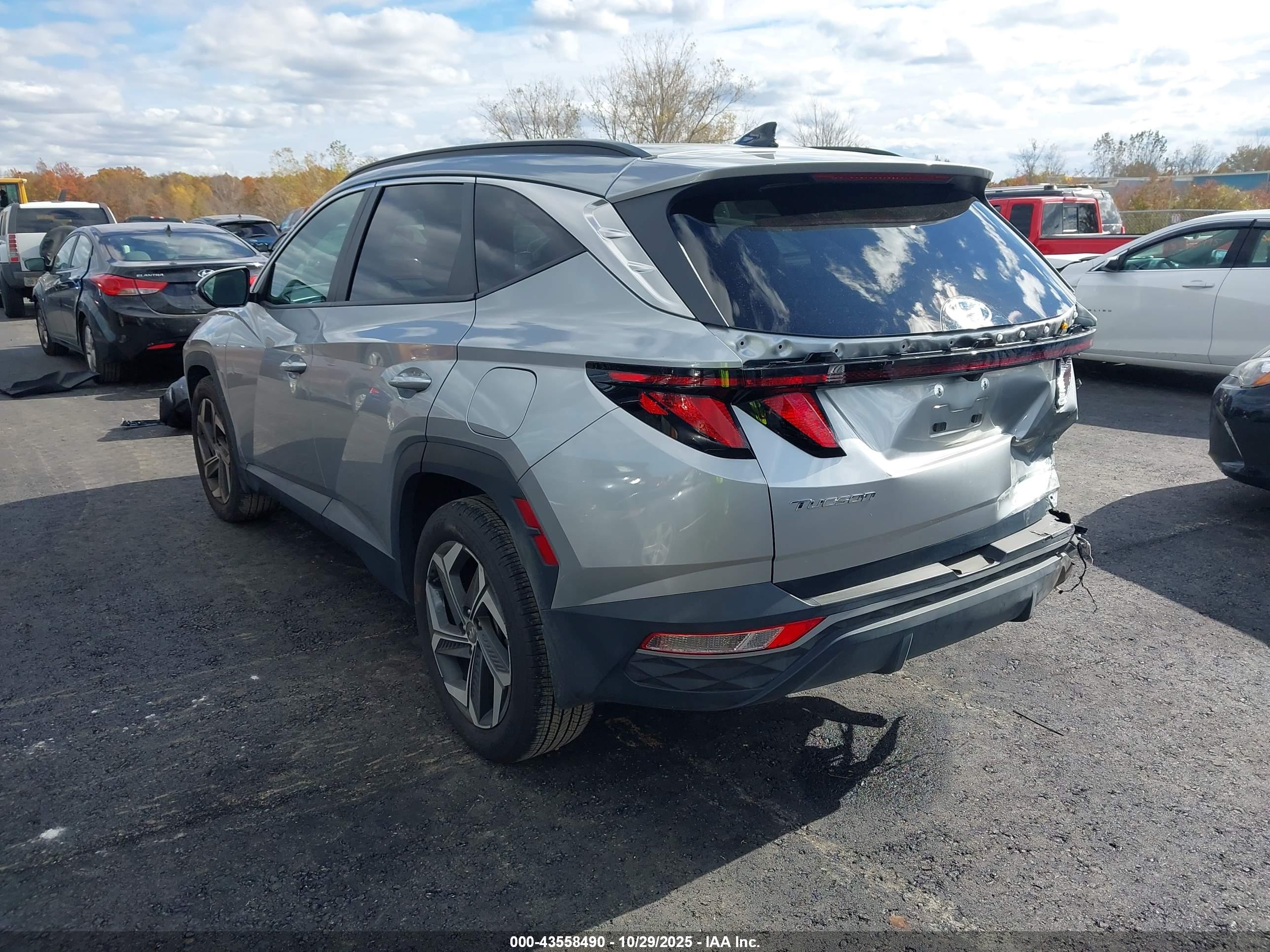 HYUNDAI TUCSON image 3