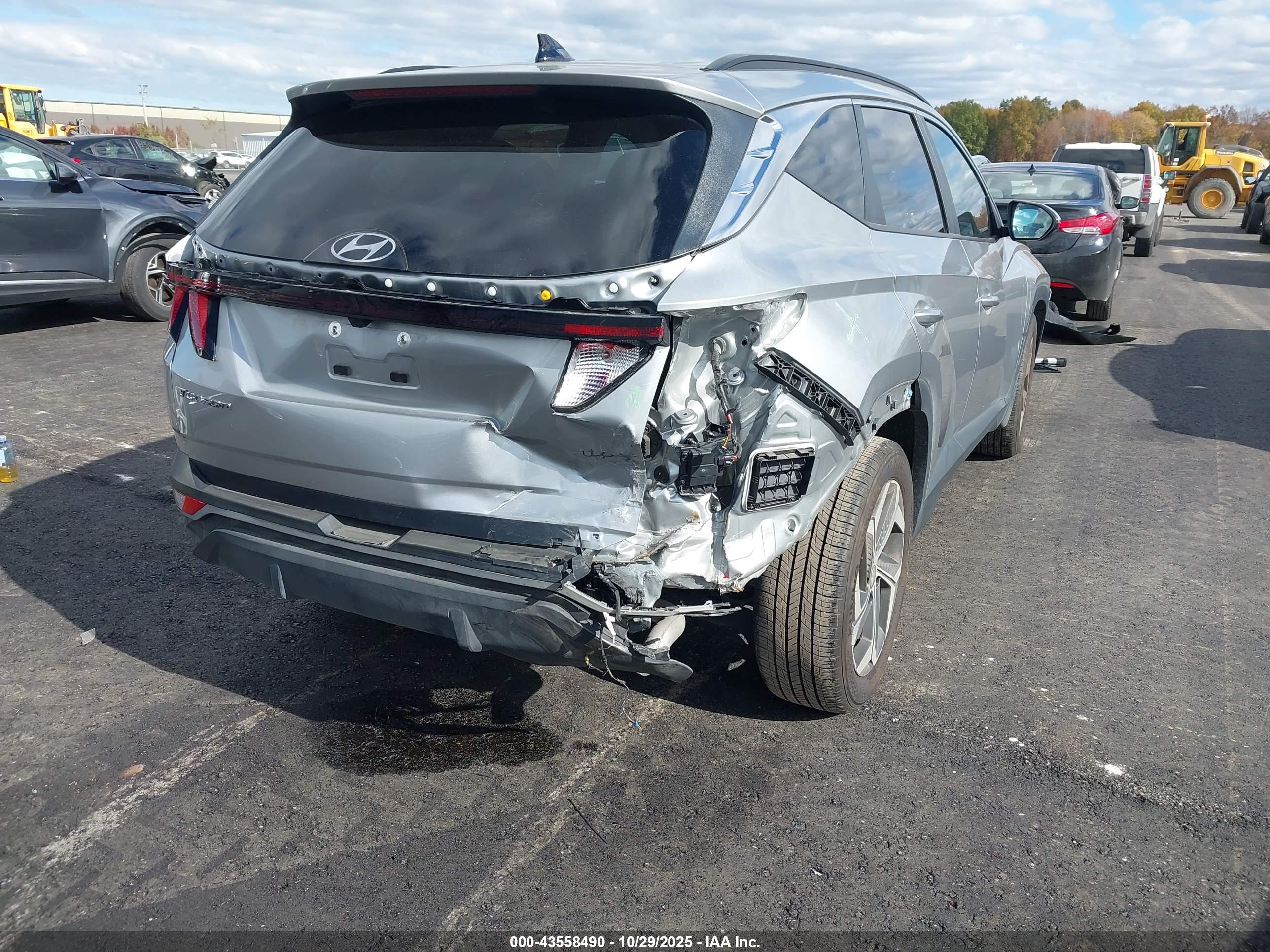 HYUNDAI TUCSON image 4