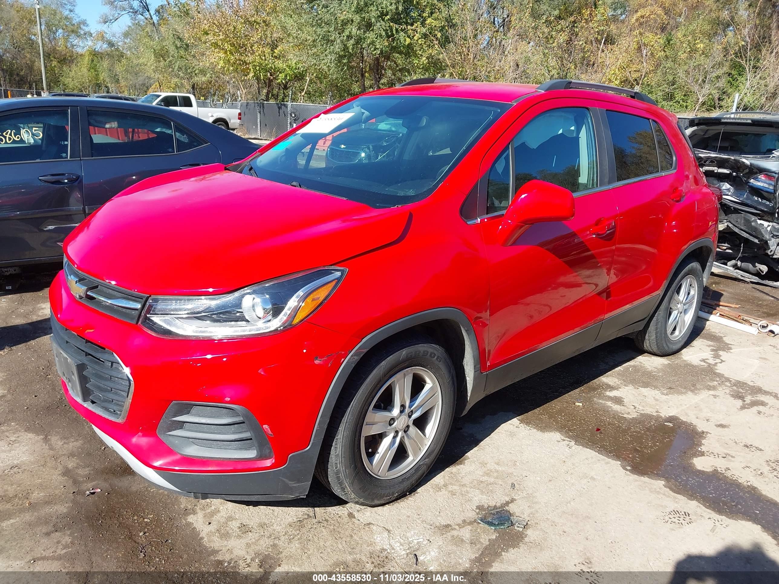 CHEVROLET TRAX image 2