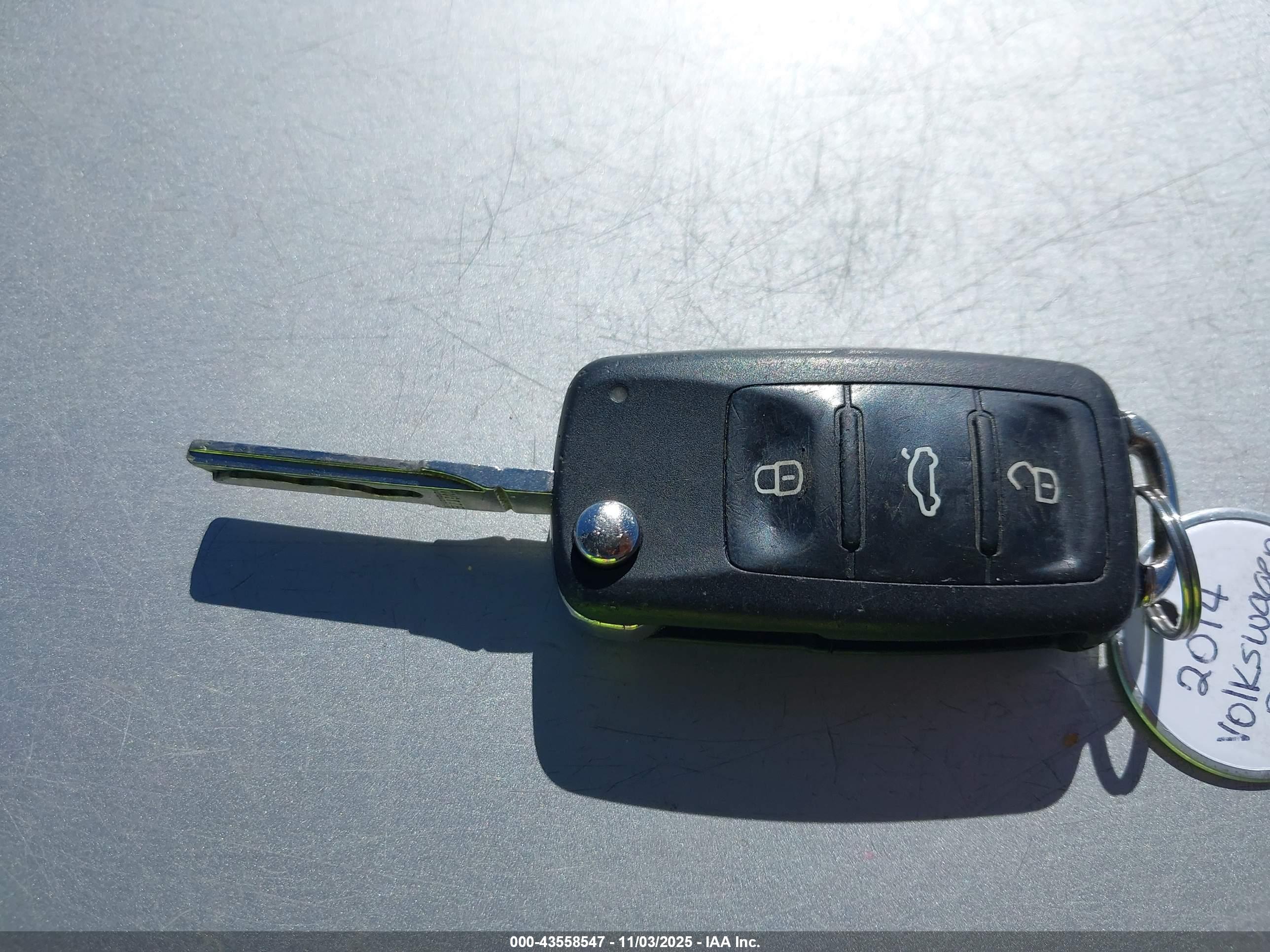 VOLKSWAGEN PASSAT image 11
