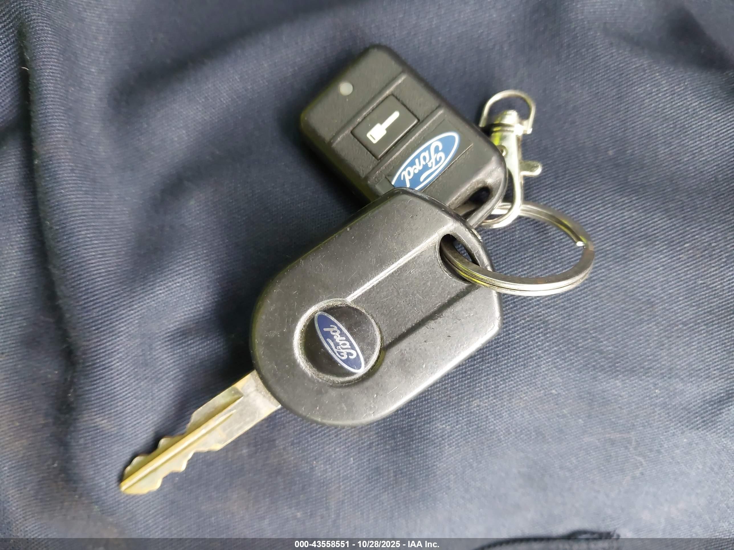 FORD EXPEDITION image 11