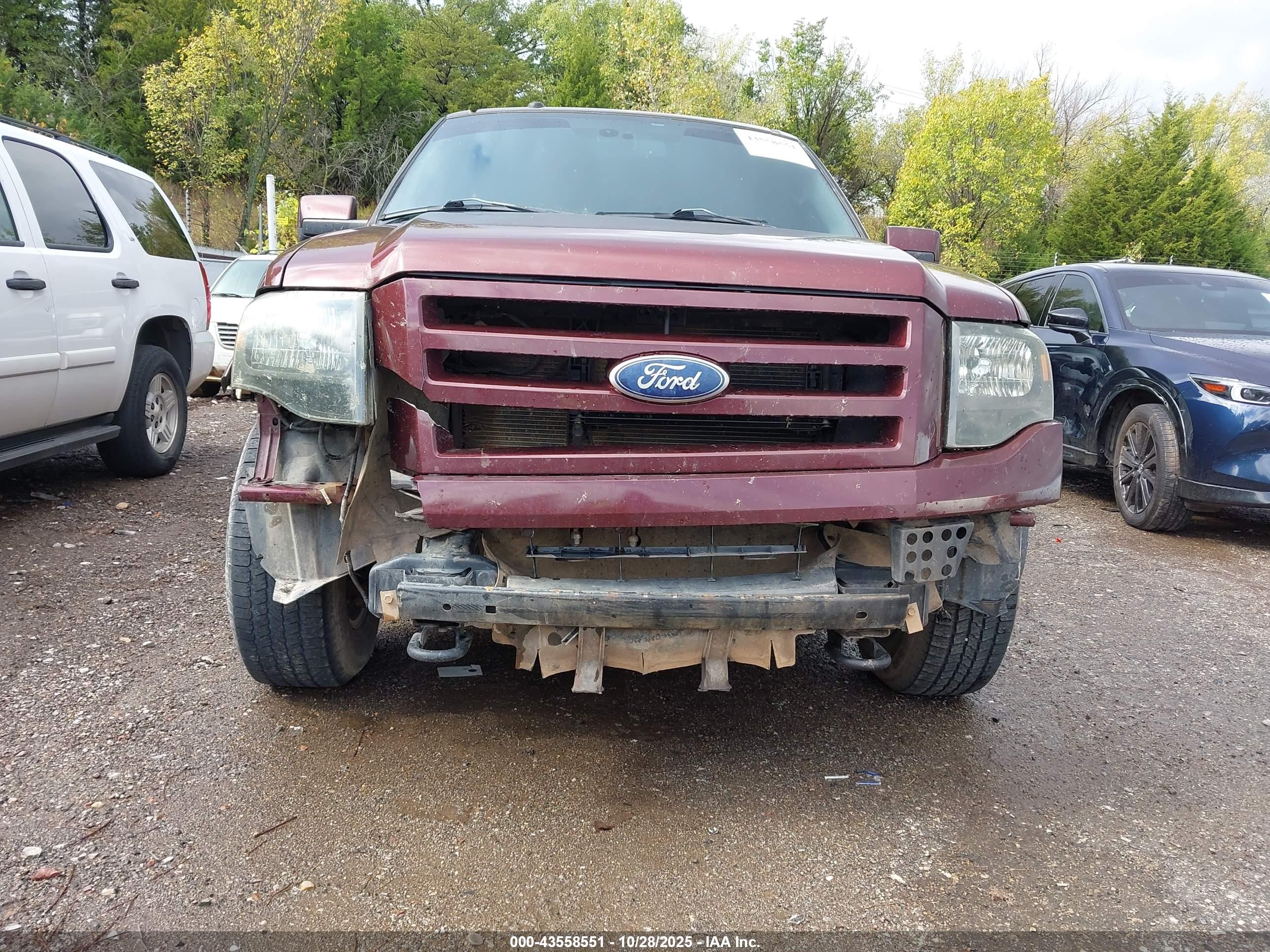 FORD EXPEDITION image 6