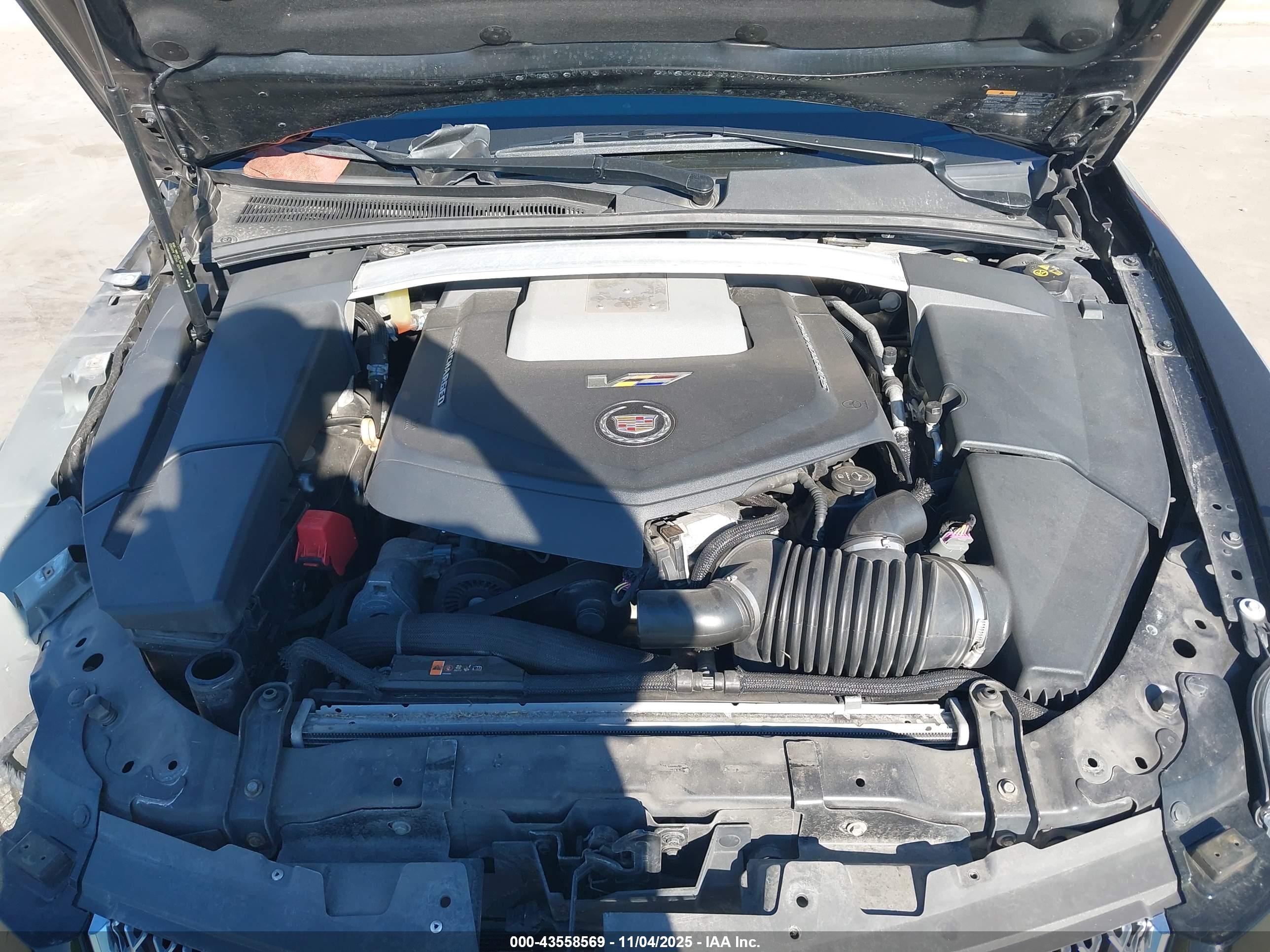 CADILLAC CTS-V image 10