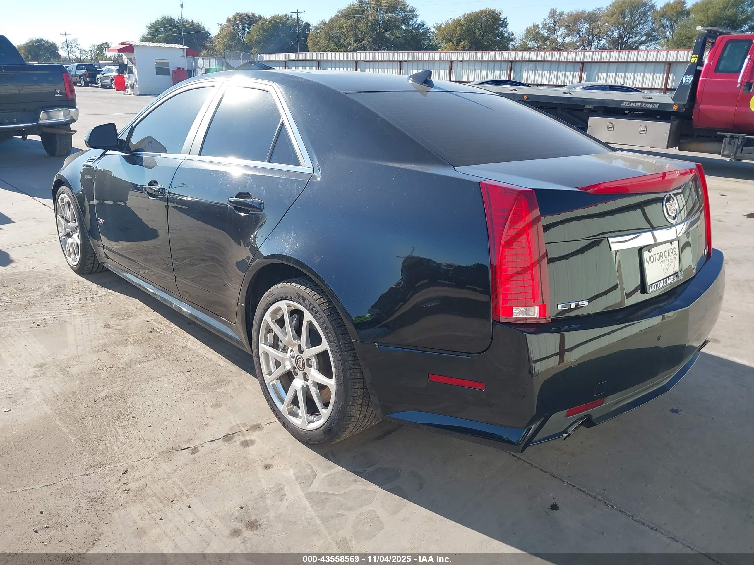 CADILLAC CTS-V image 3