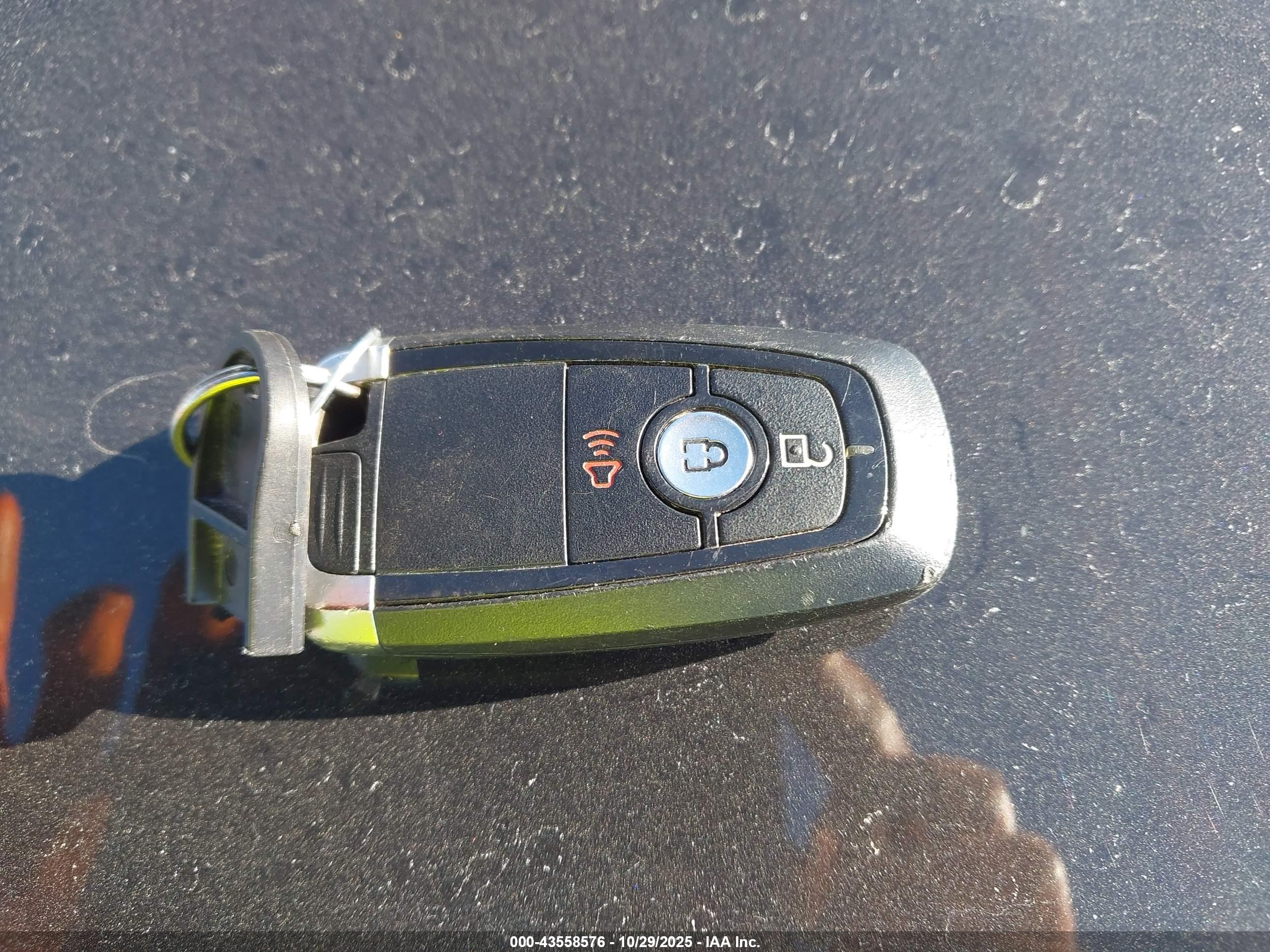 FORD ESCAPE image 11