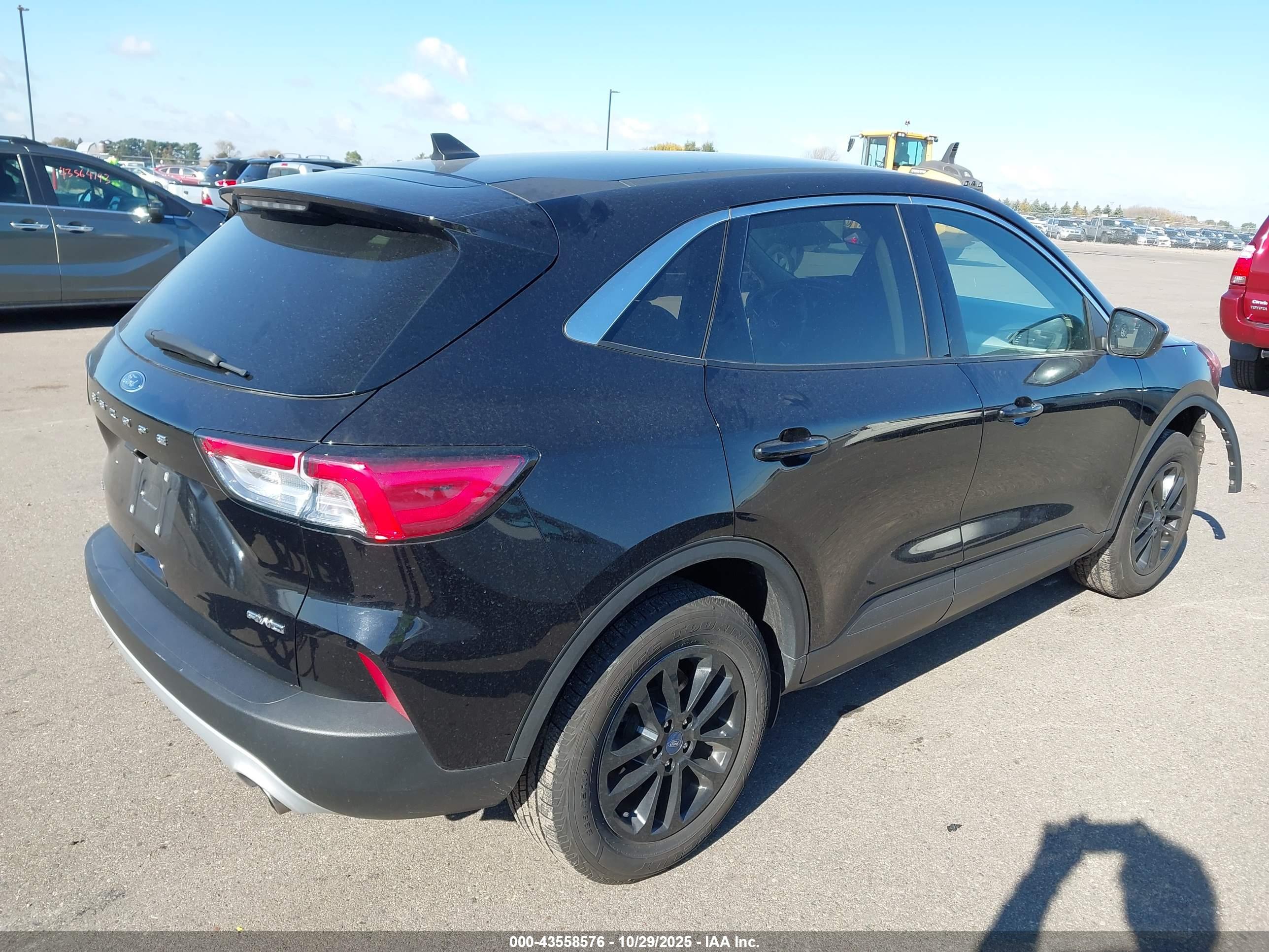 FORD ESCAPE image 4