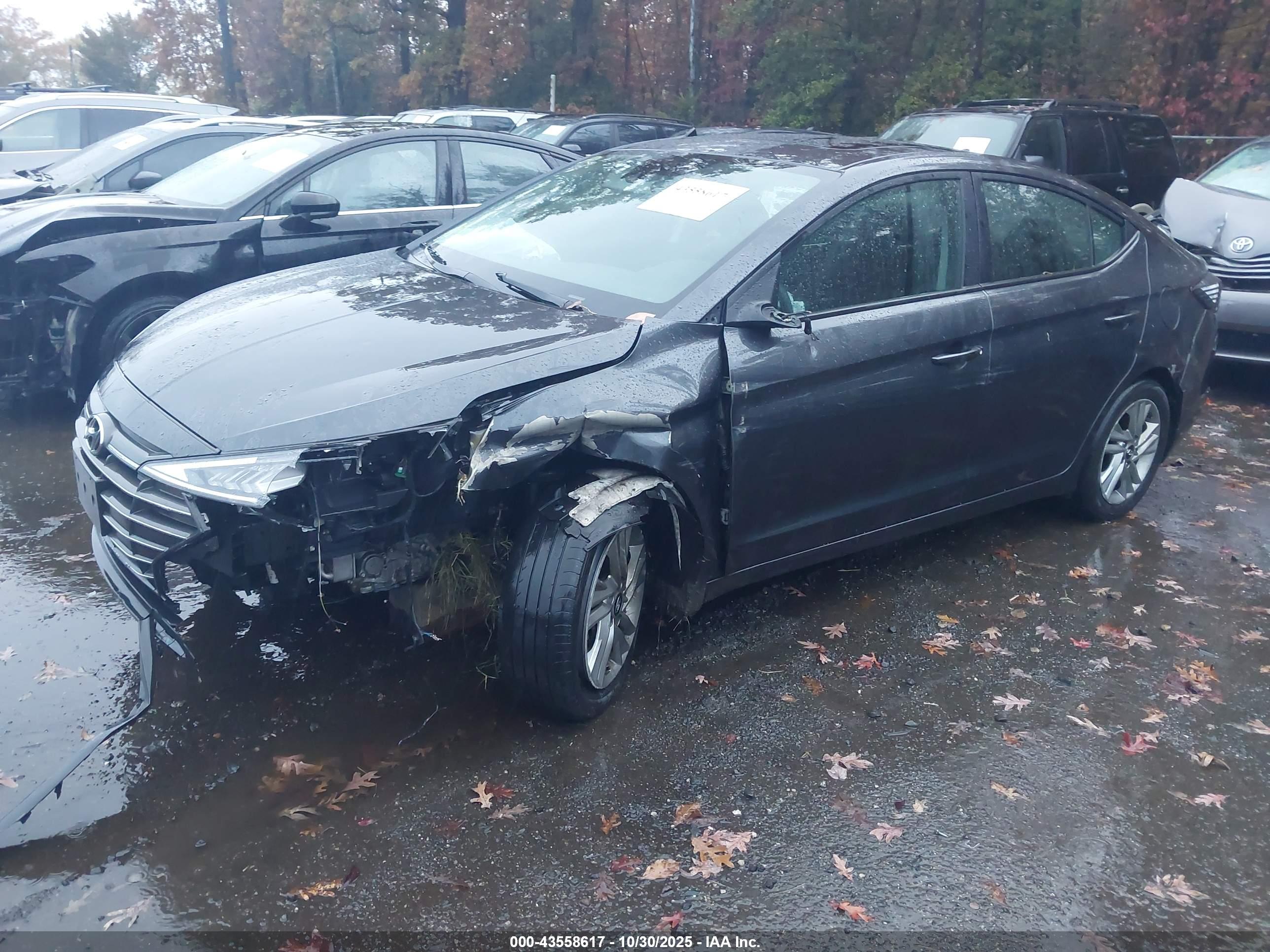 HYUNDAI ELANTRA image 2