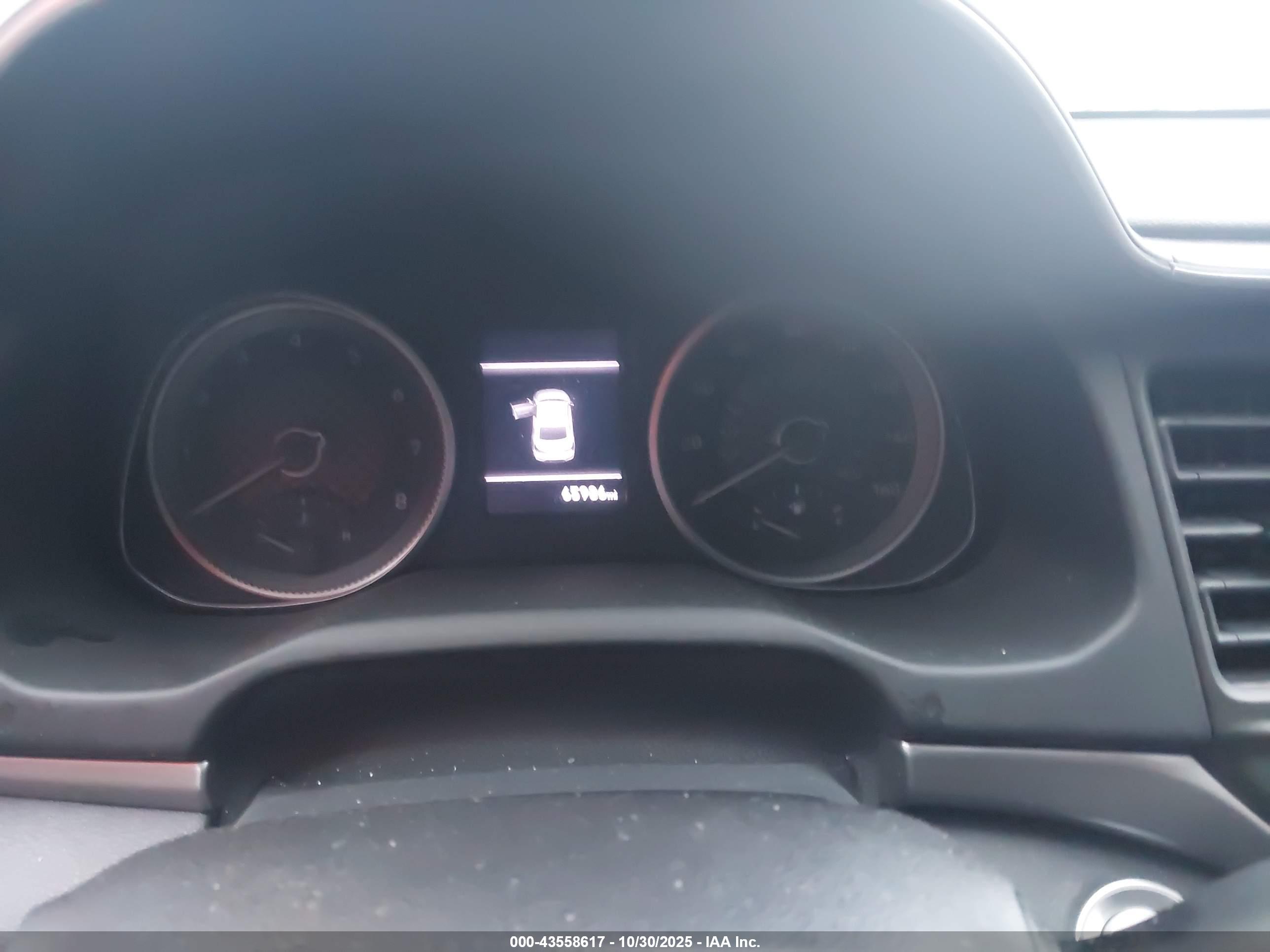 HYUNDAI ELANTRA image 7
