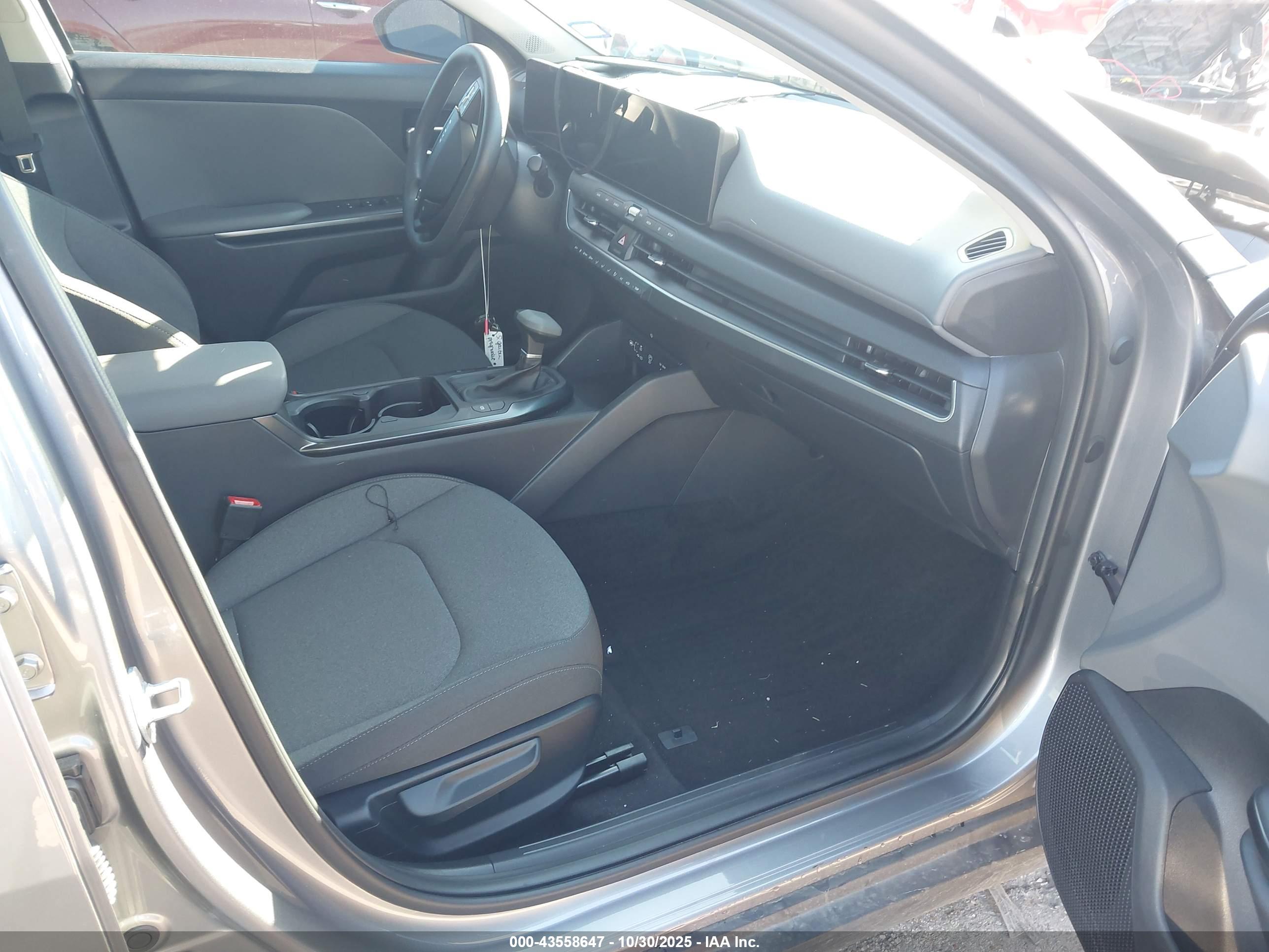 KIA K4 image 5