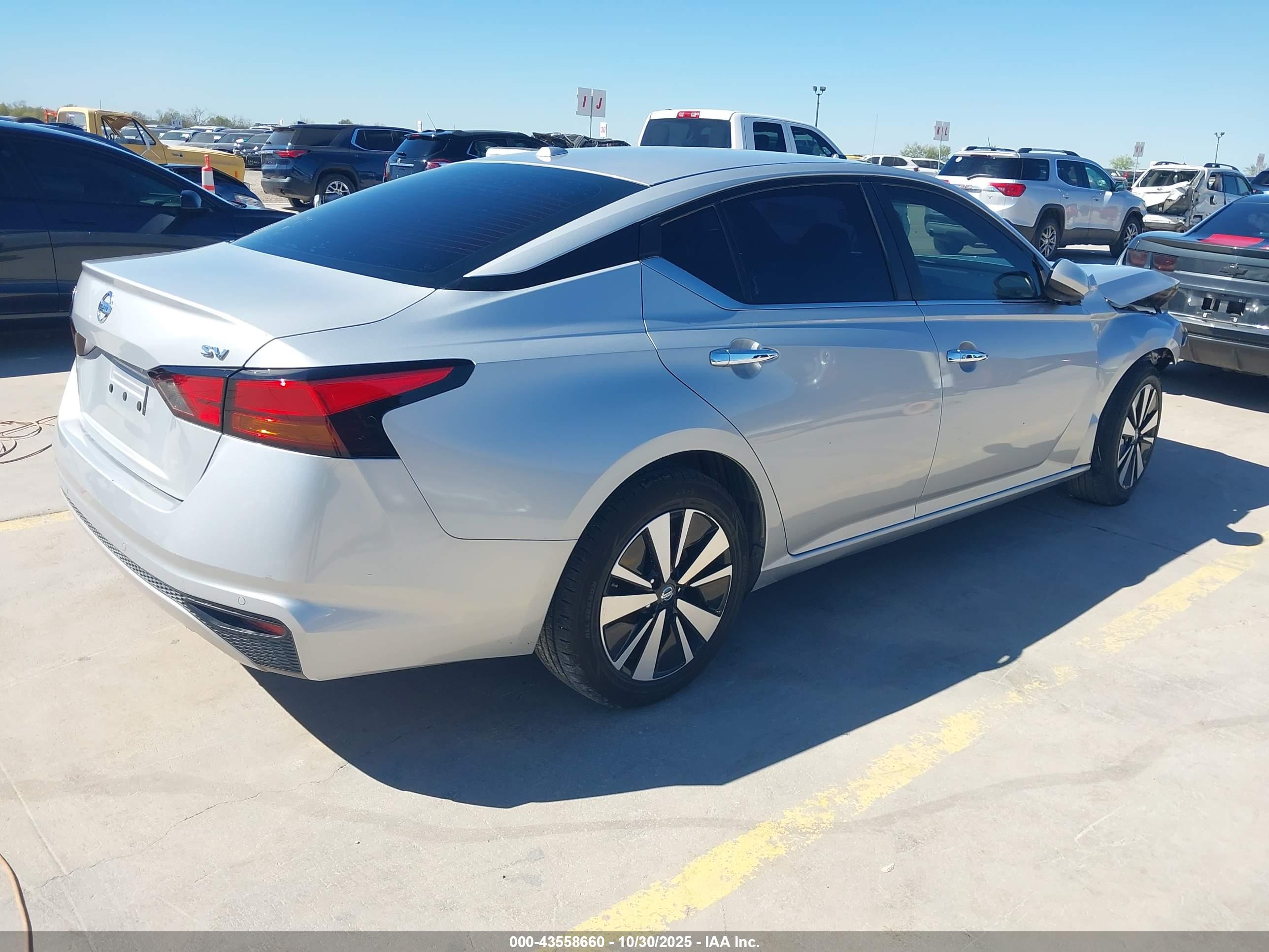 NISSAN ALTIMA image 4