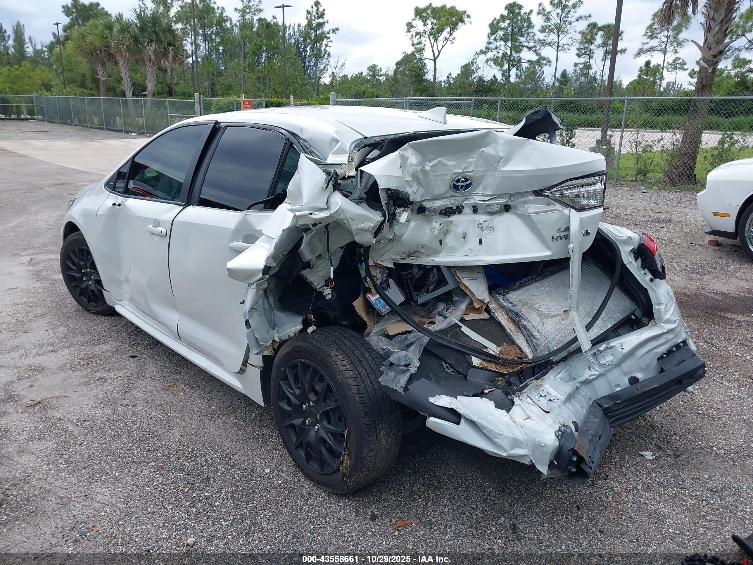 TOYOTA COROLLA image 3
