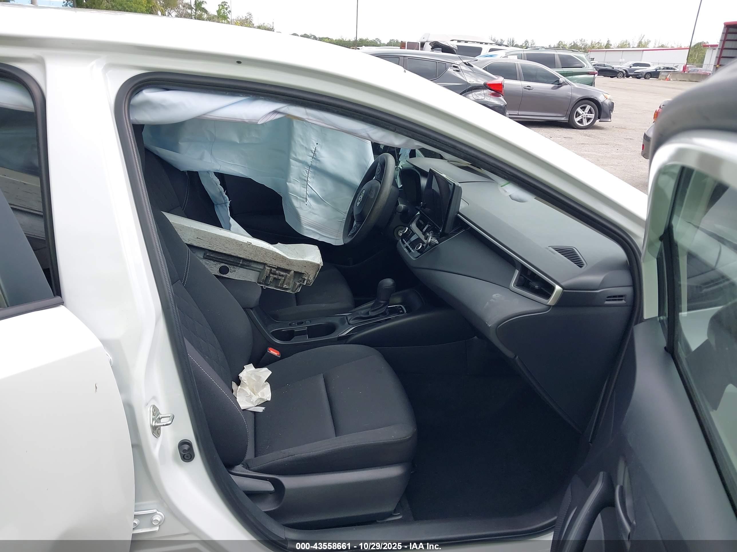 TOYOTA COROLLA image 5