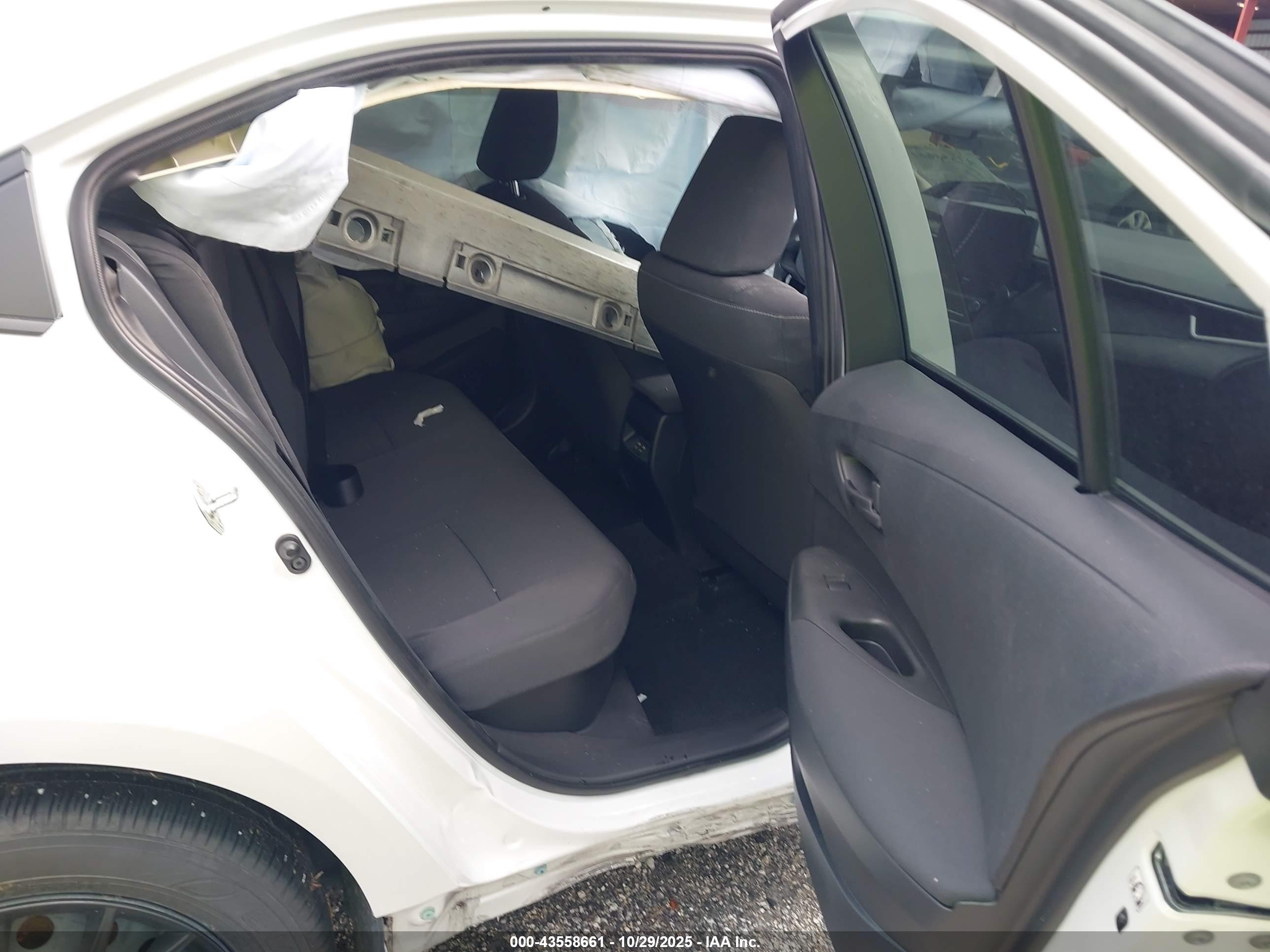 TOYOTA COROLLA image 8