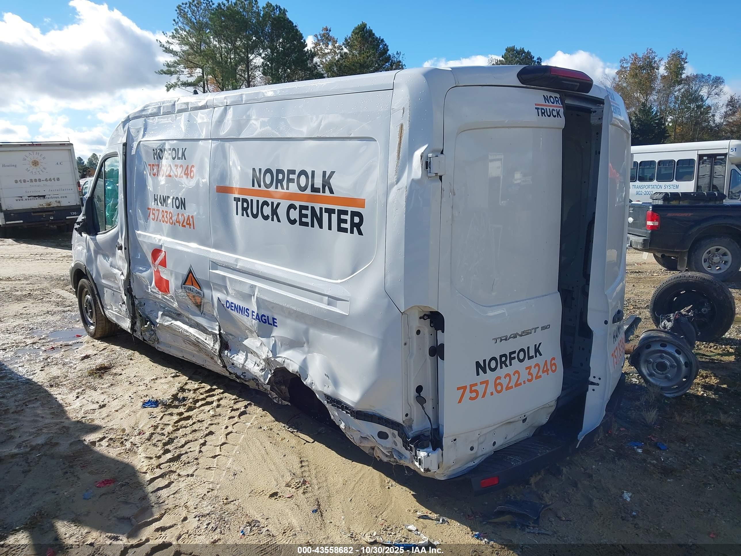 FORD TRANSIT-150 image 3
