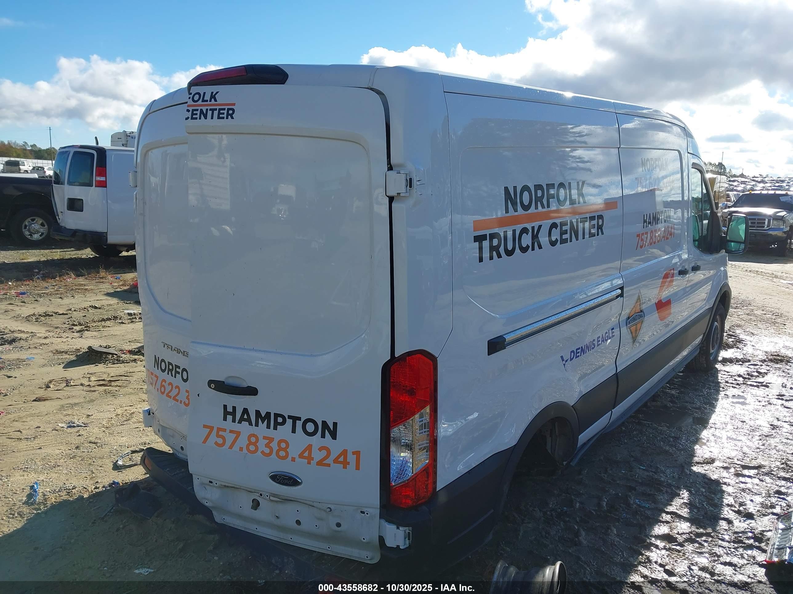 FORD TRANSIT-150 image 4