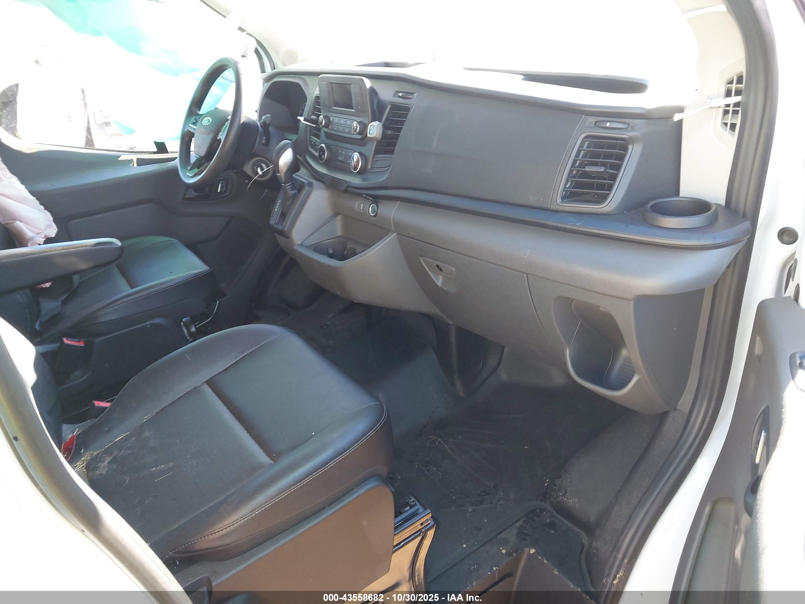 FORD TRANSIT-150 image 5