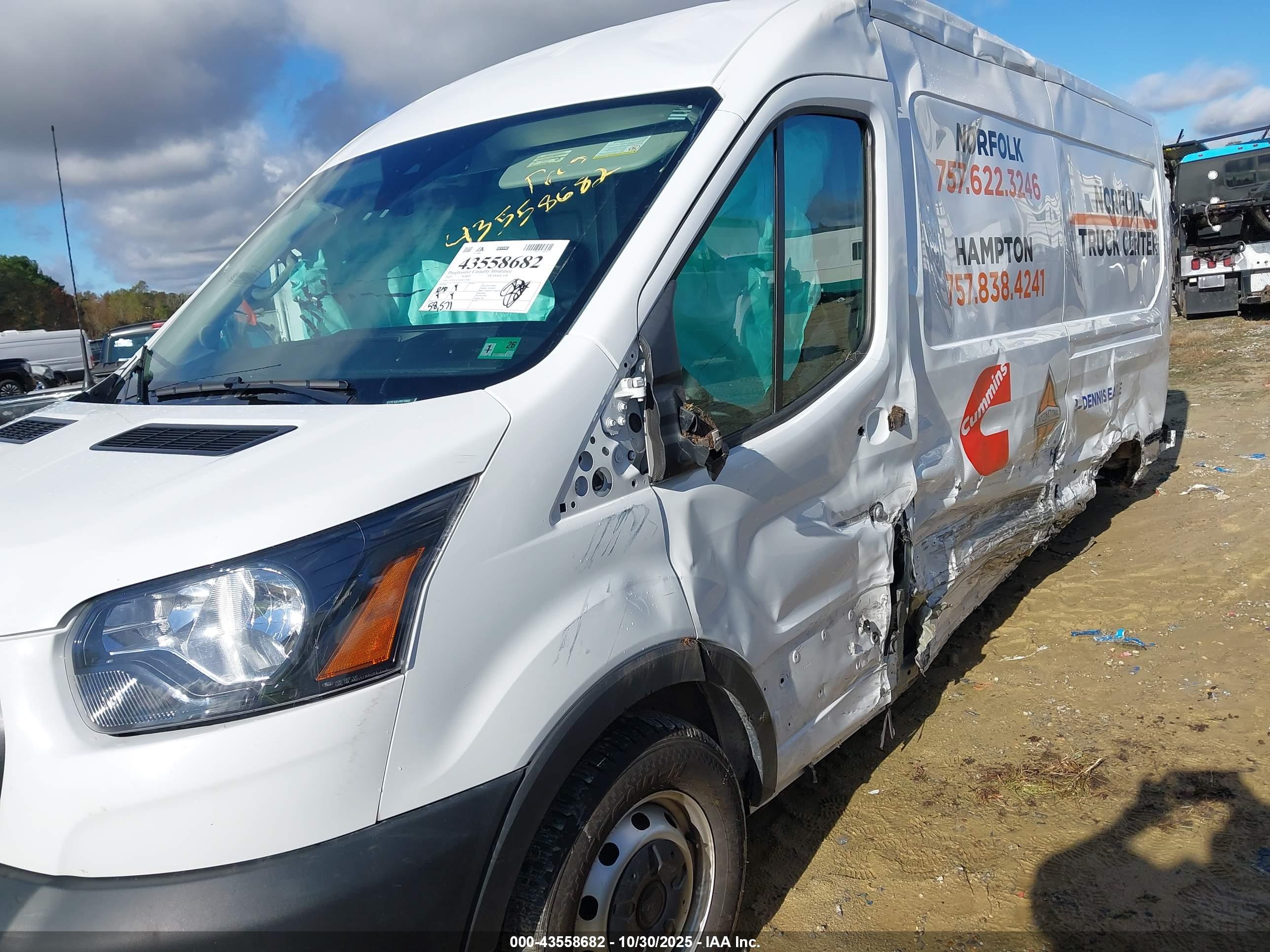 FORD TRANSIT-150 image 6