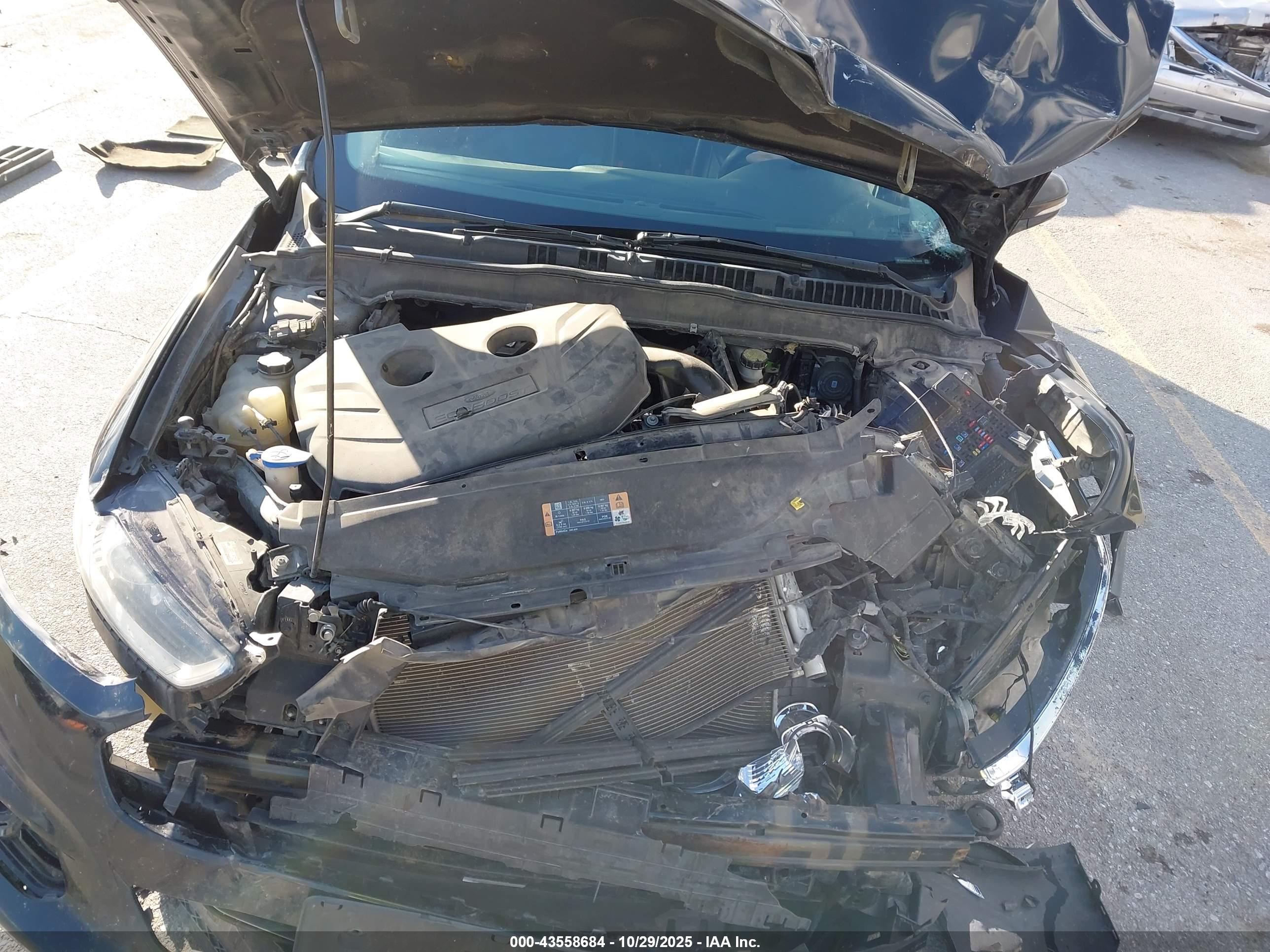 FORD FUSION image 10