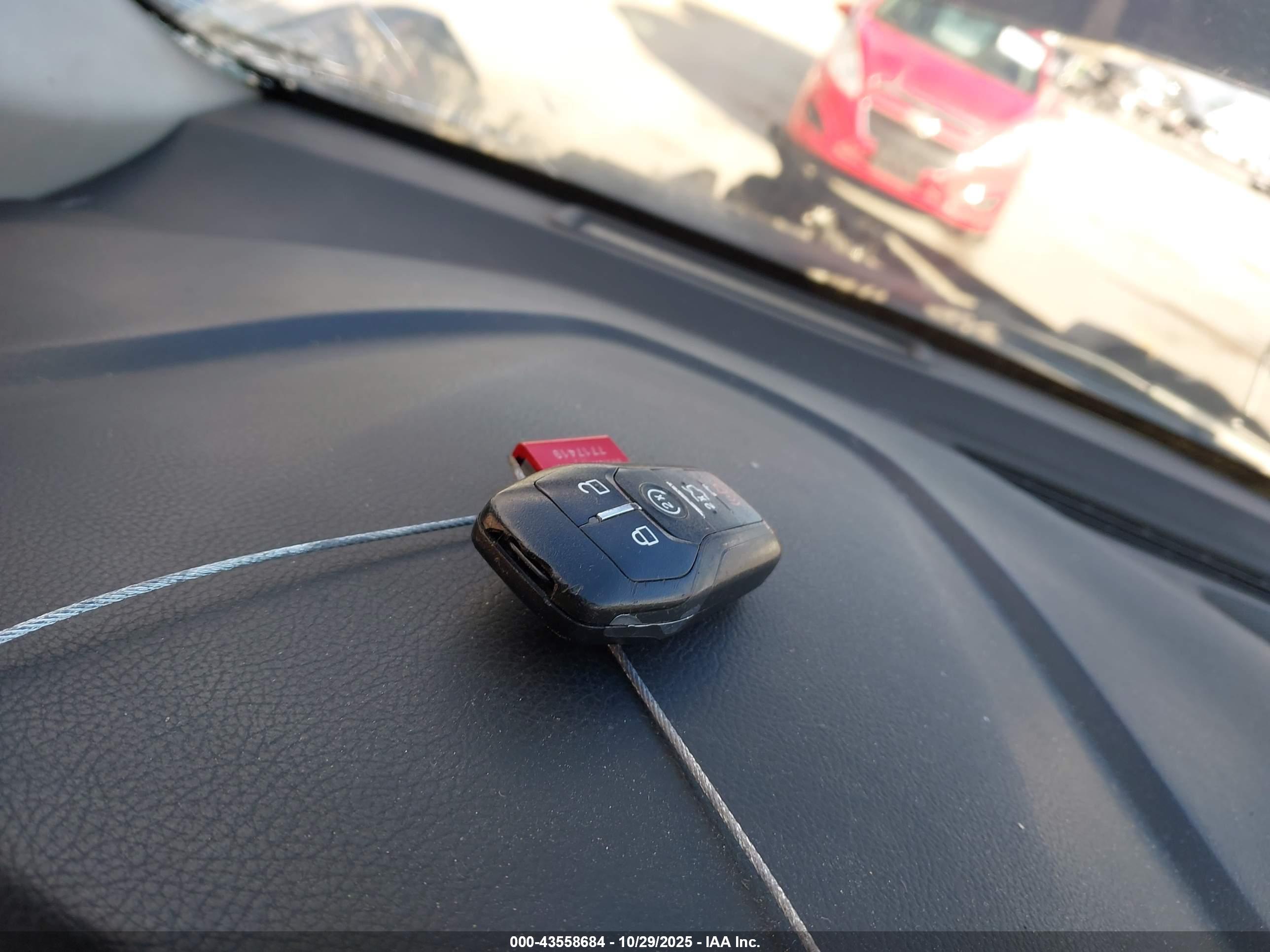 FORD FUSION image 11