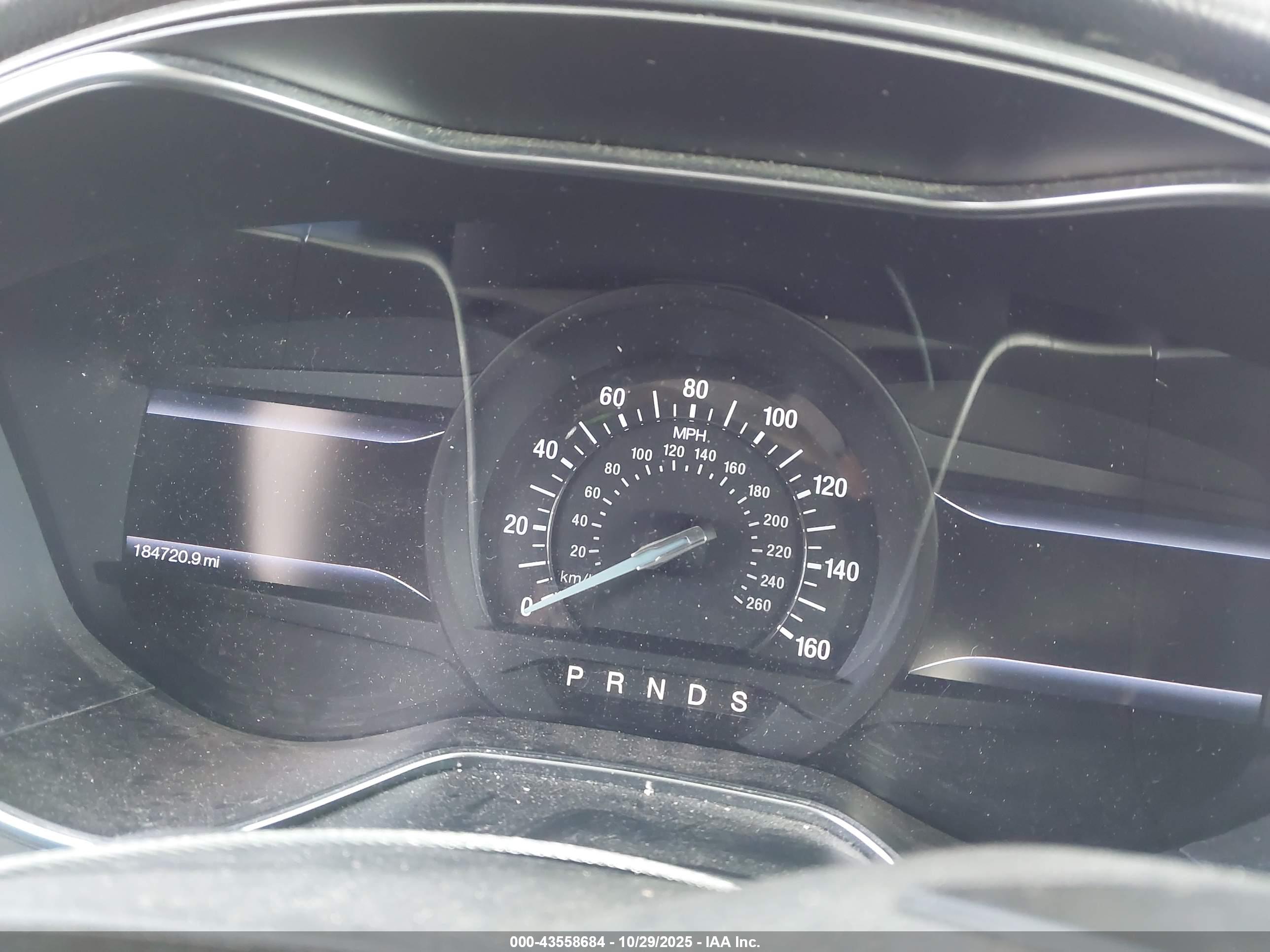 FORD FUSION image 7