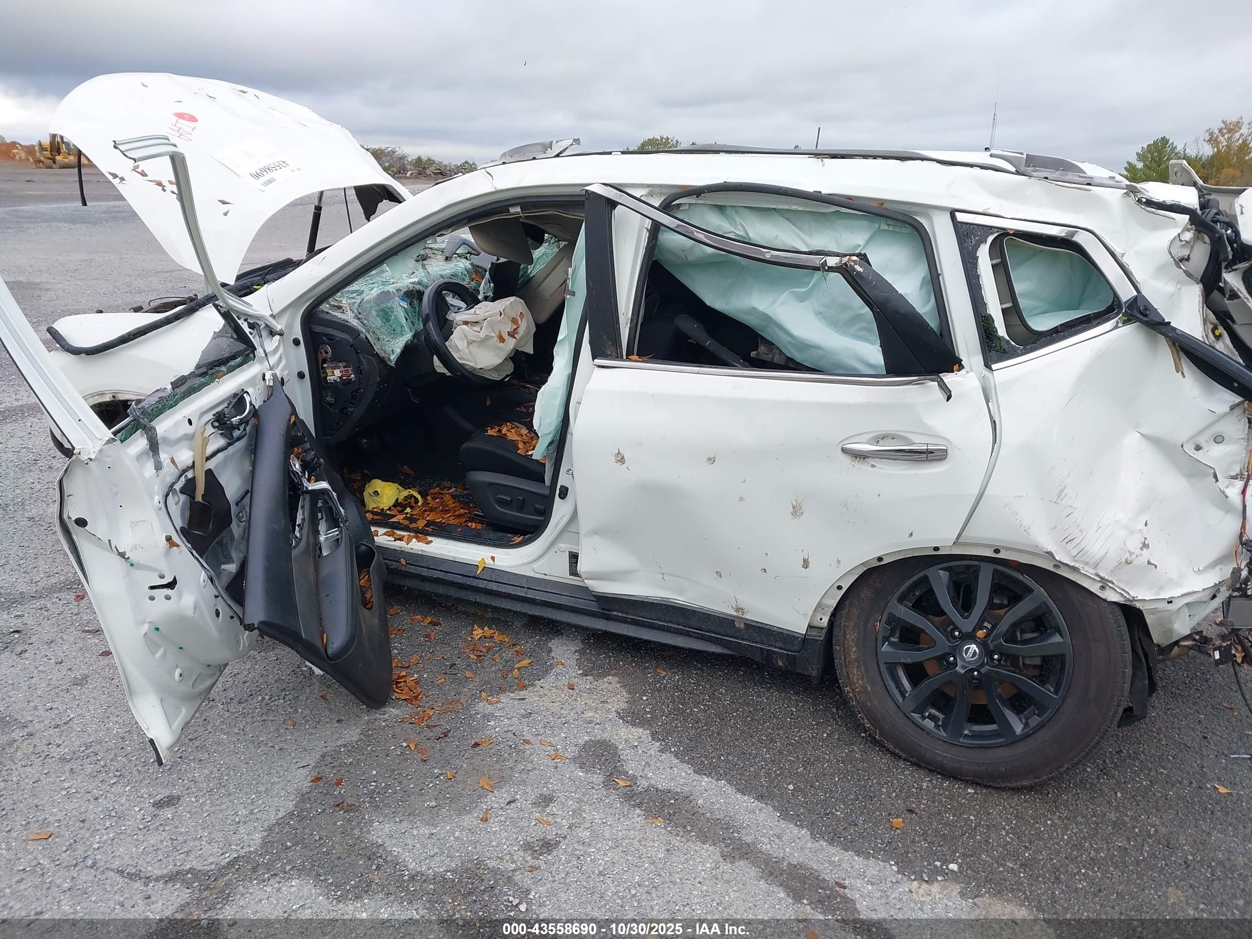 NISSAN ROGUE image 6
