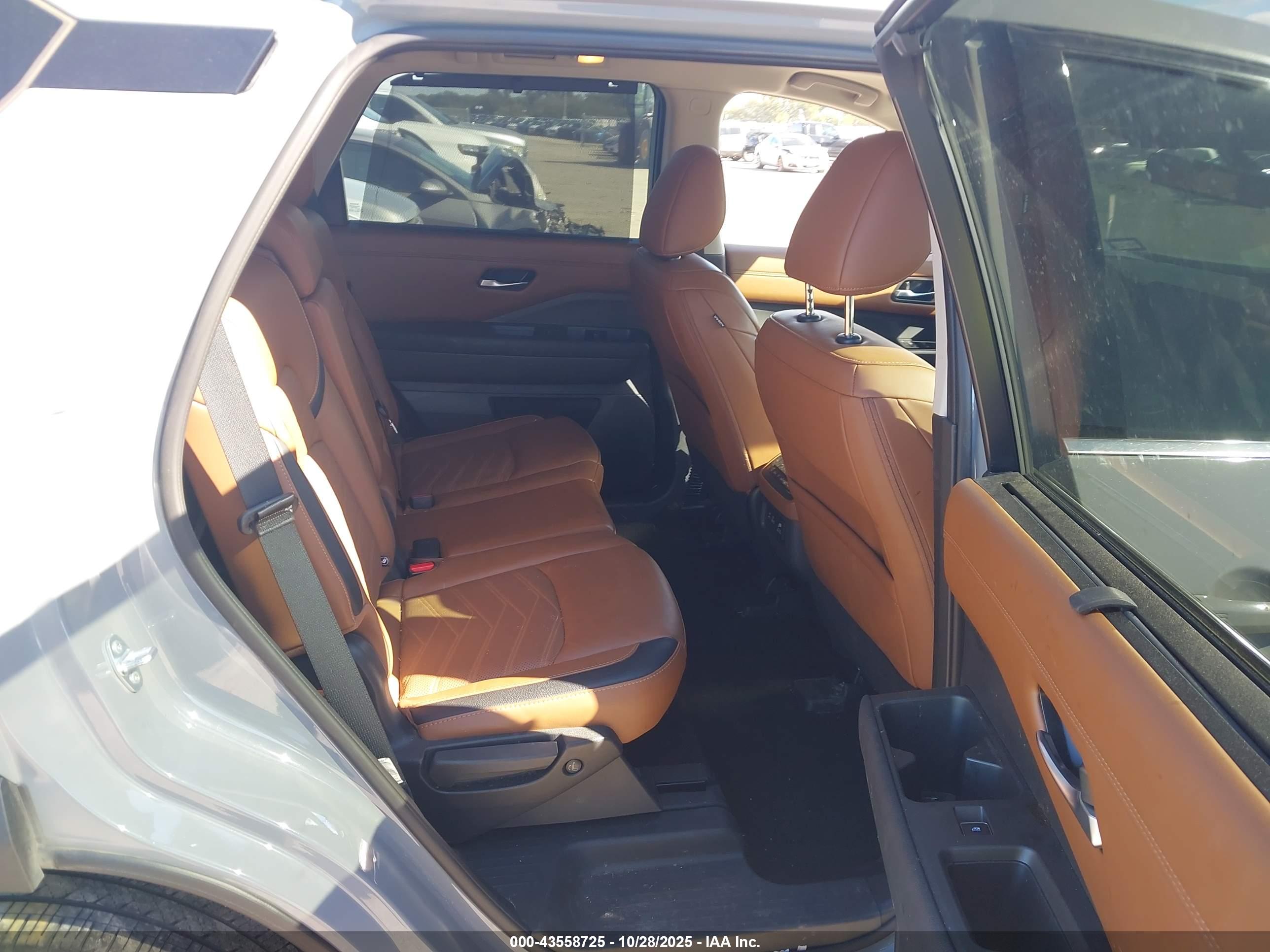 NISSAN PATHFINDER image 8