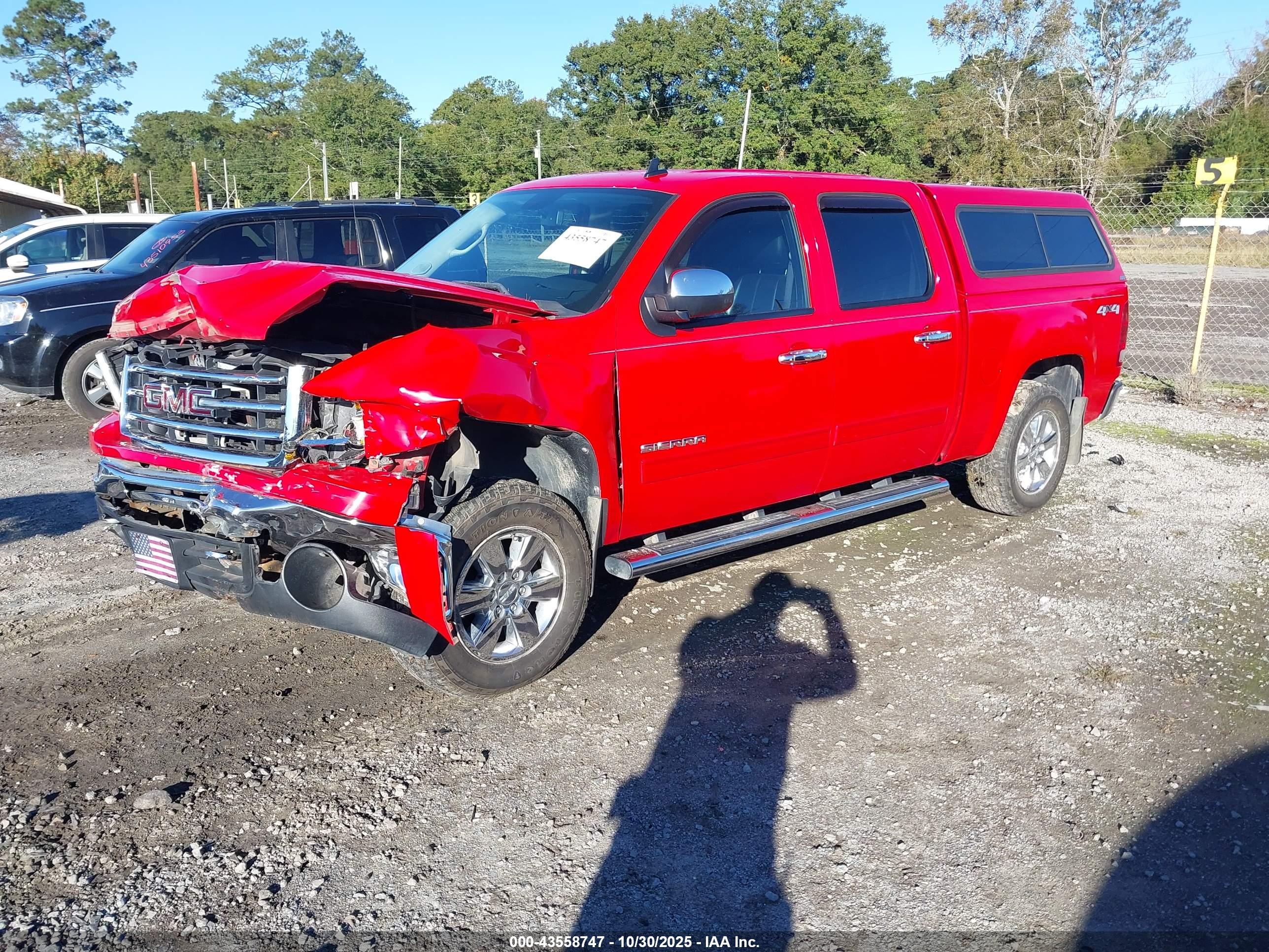 GMC SIERRA image 2