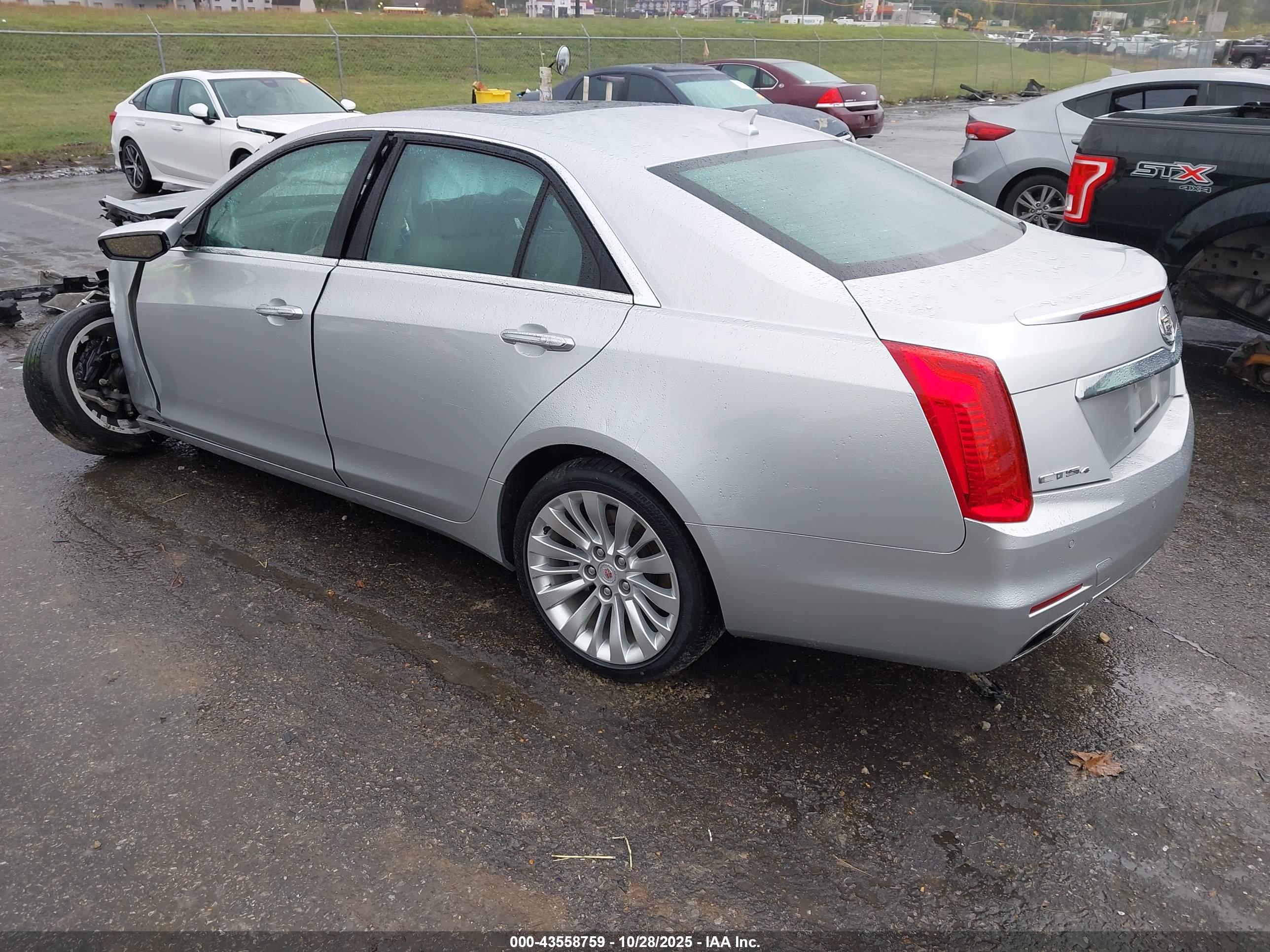 CADILLAC CTS image 3