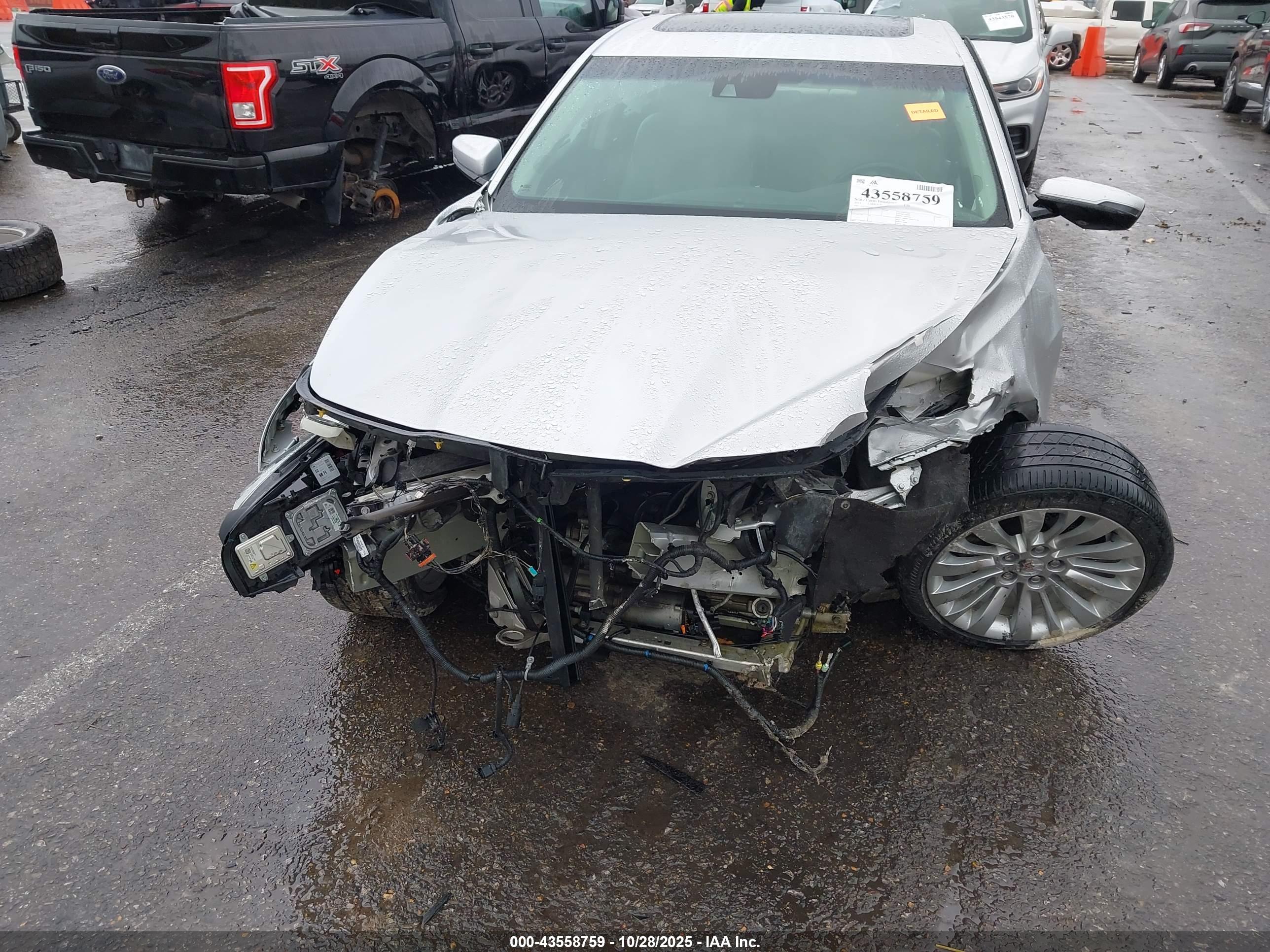 CADILLAC CTS image 6
