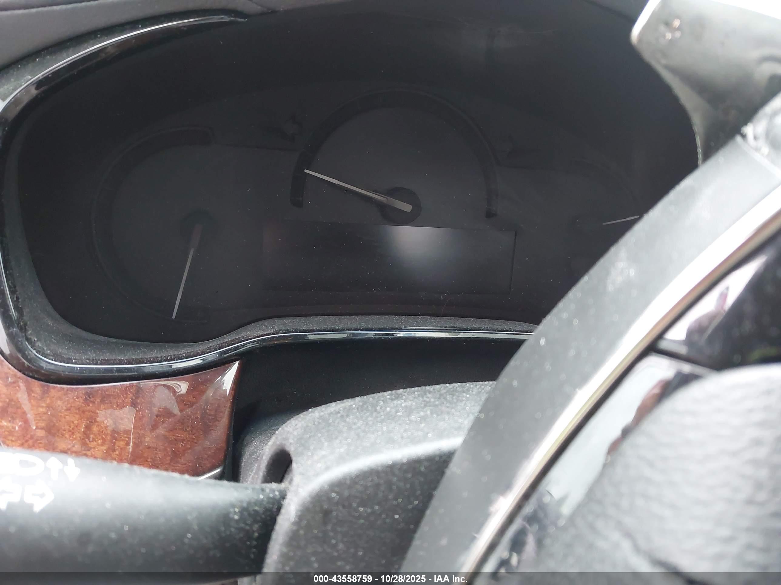 CADILLAC CTS image 7