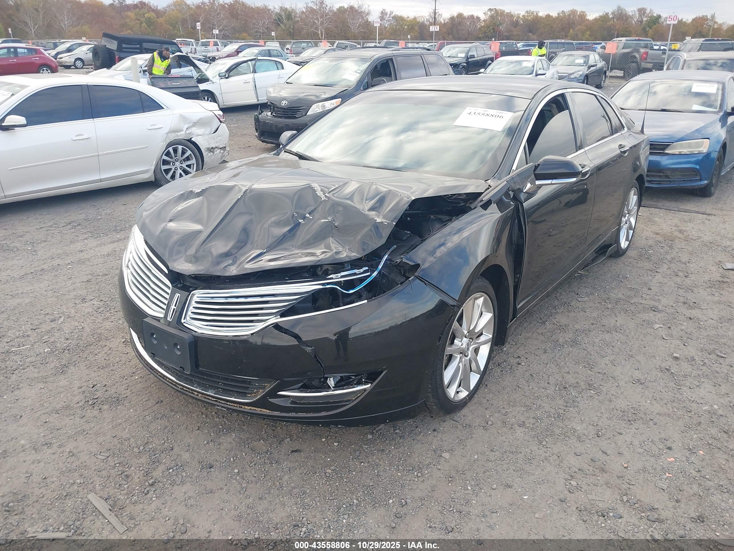 LINCOLN MKZ image 2