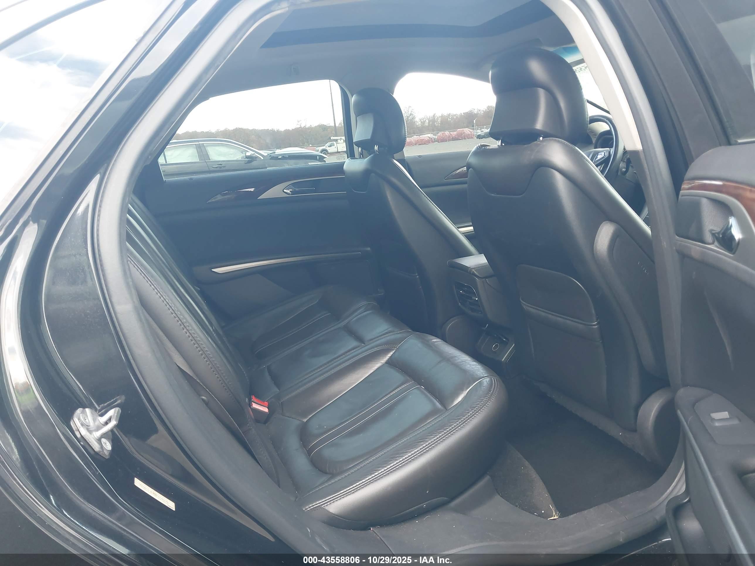 LINCOLN MKZ image 8