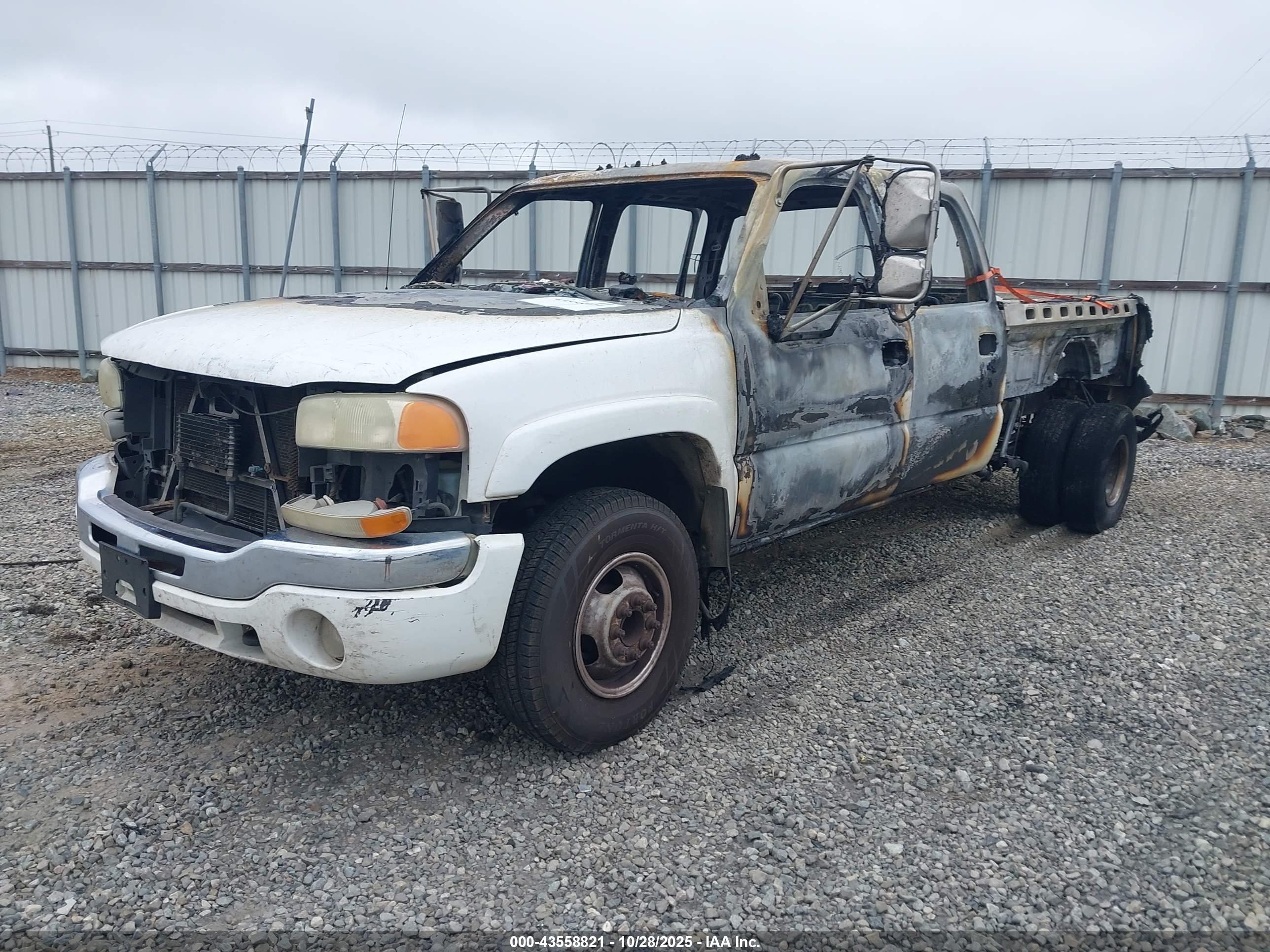 GMC SIERRA image 2