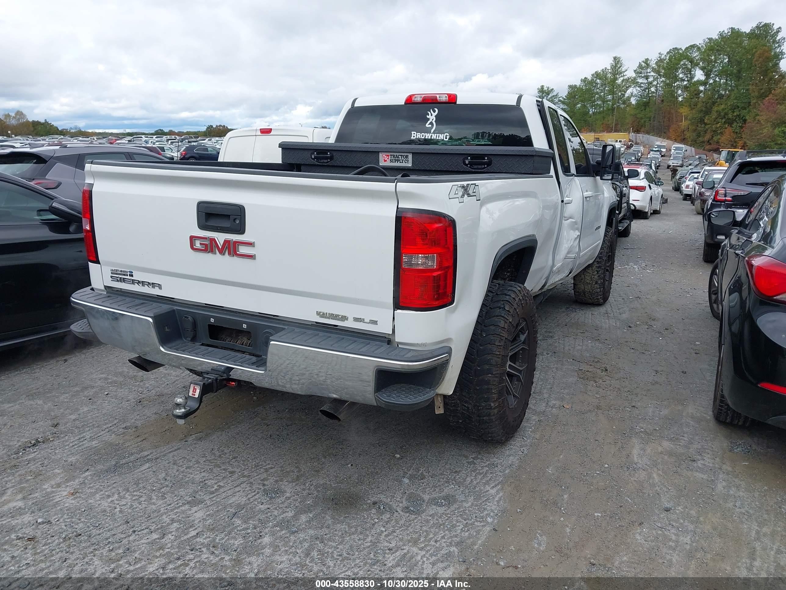 GMC SIERRA image 4