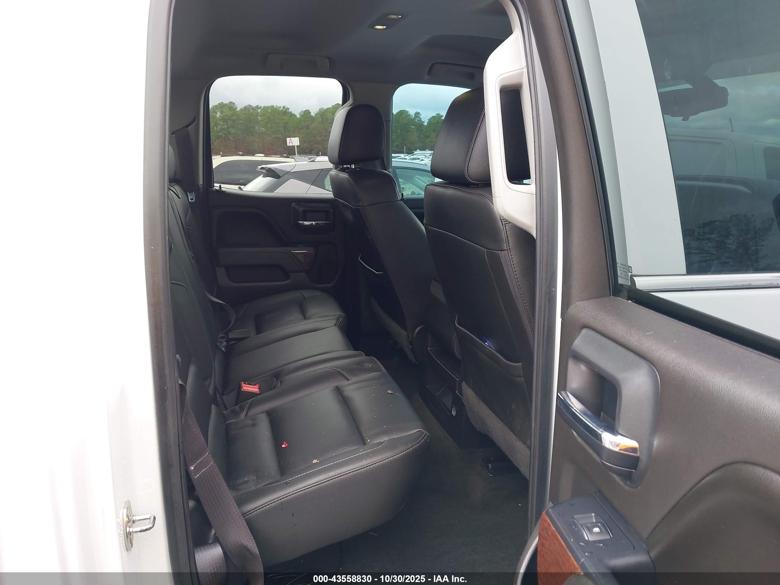 GMC SIERRA image 8