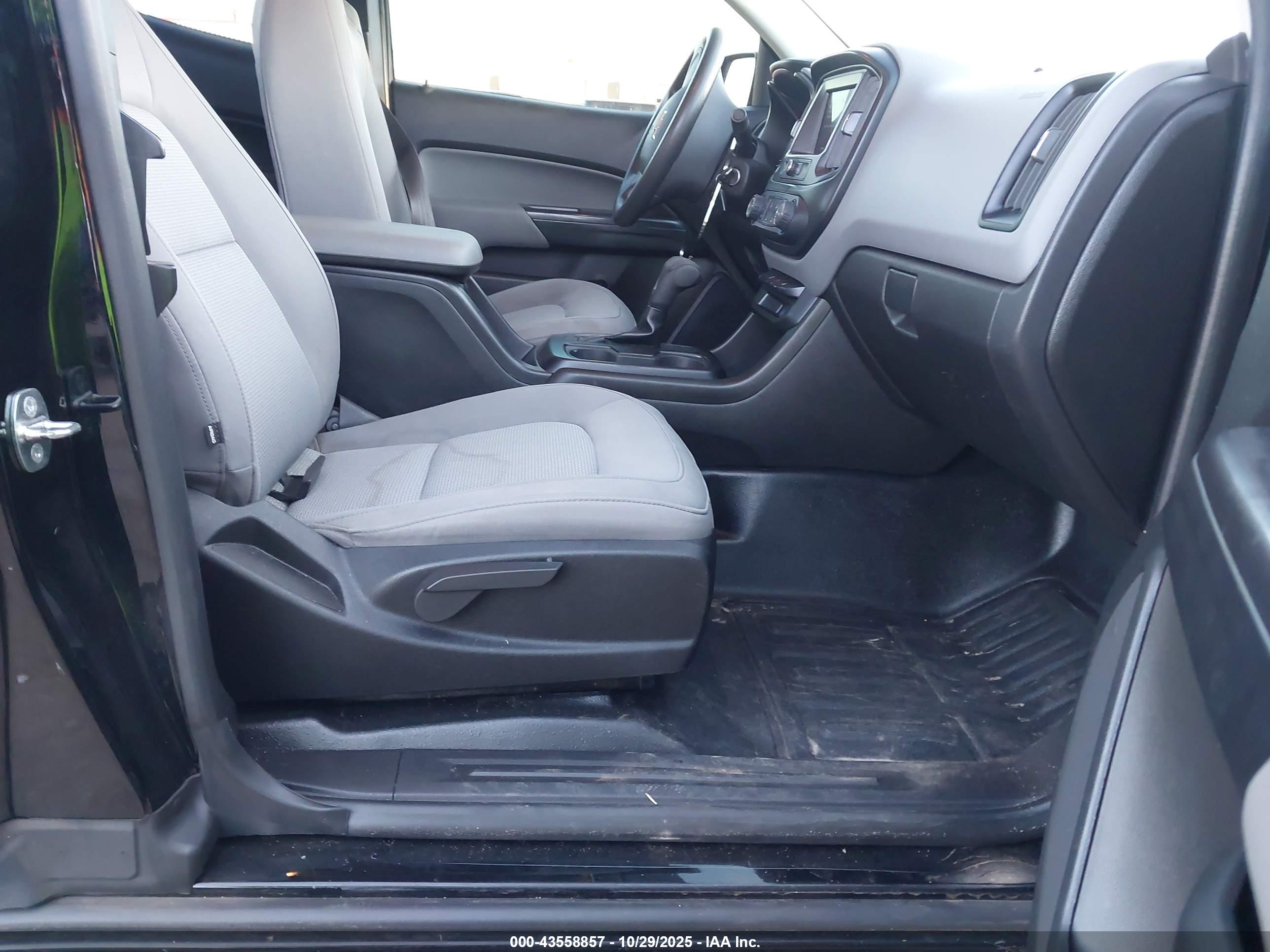 CHEVROLET COLORADO image 5