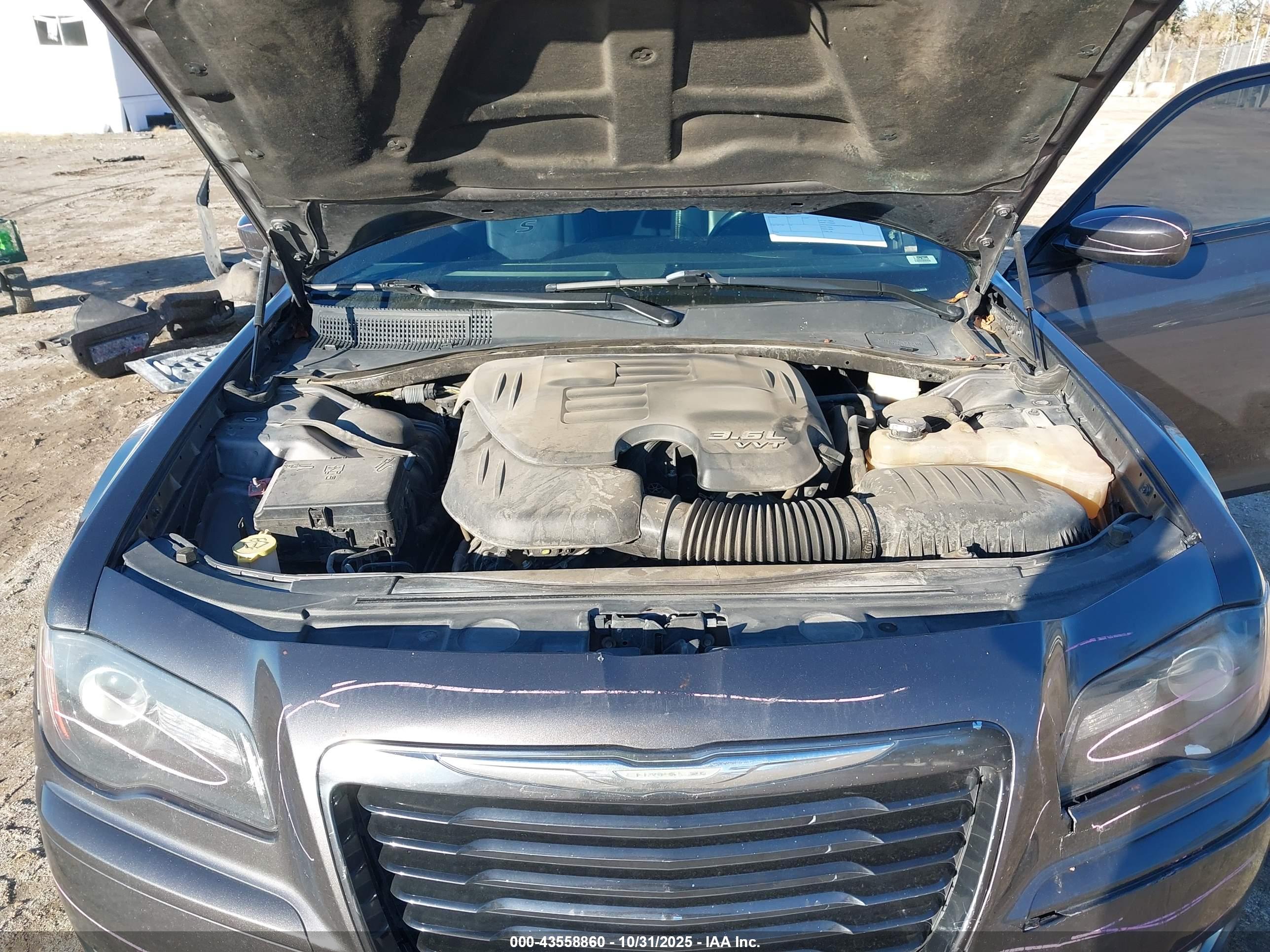 CHRYSLER 300 image 10