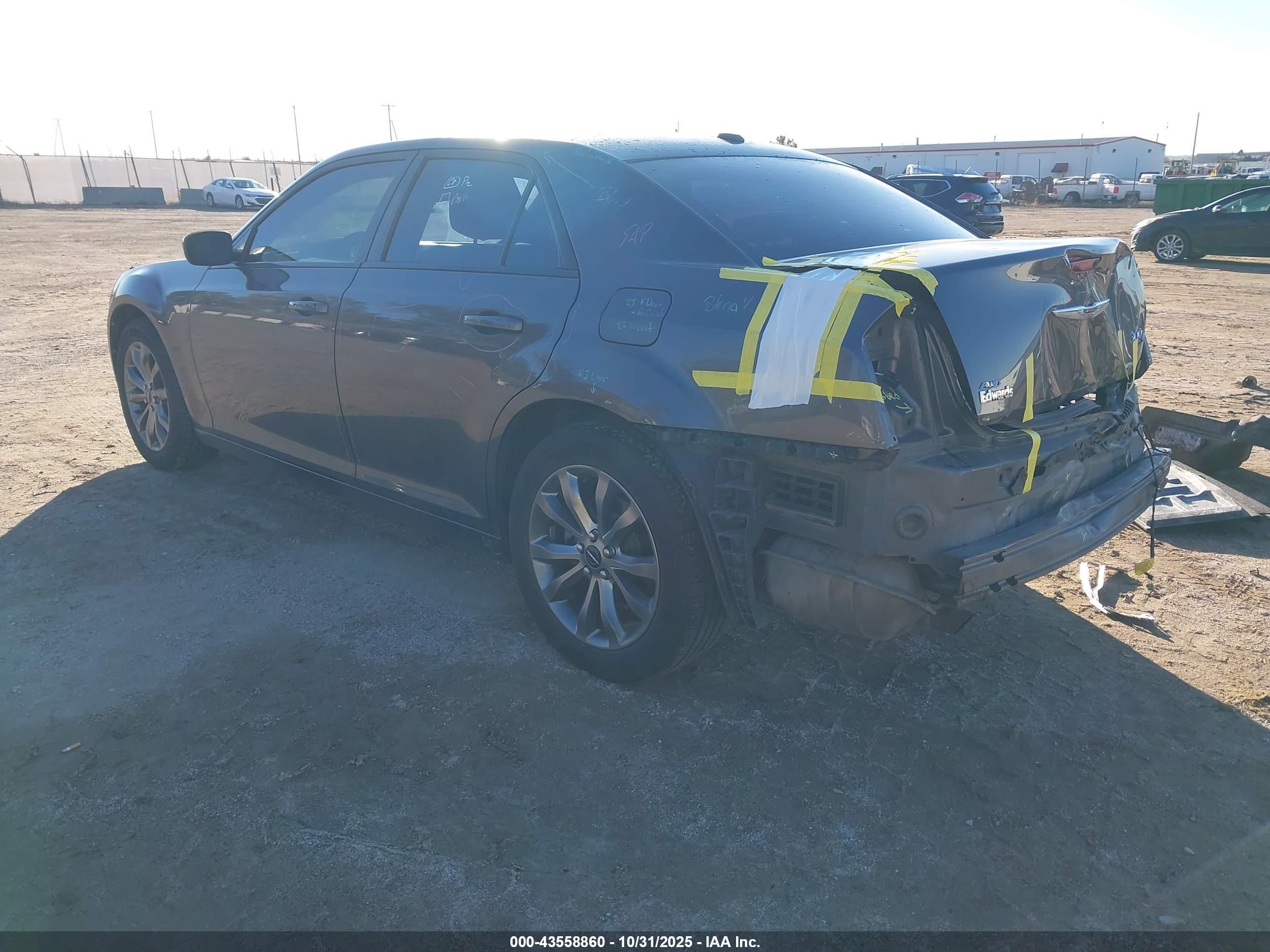 CHRYSLER 300 image 3