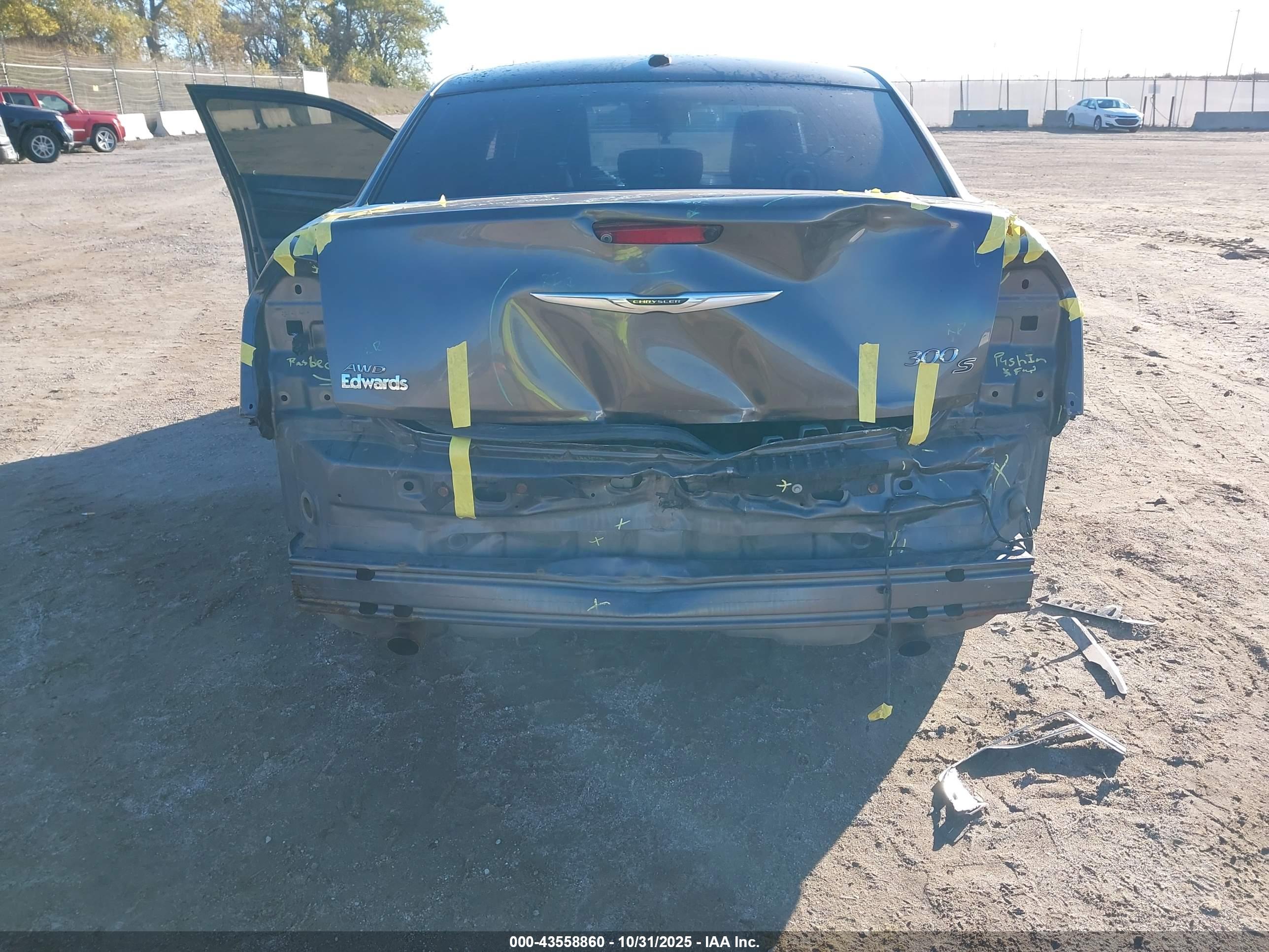 CHRYSLER 300 image 6