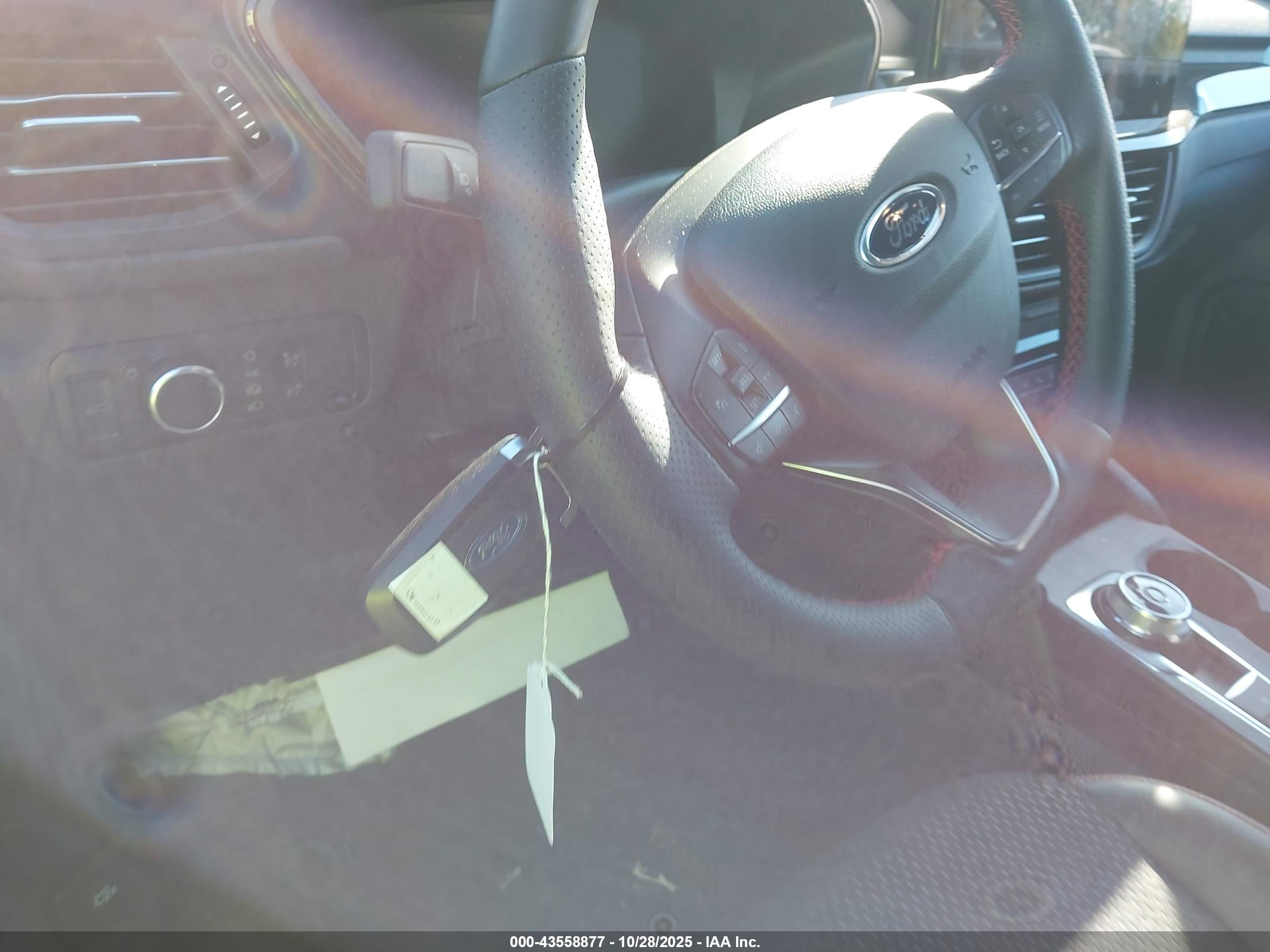 FORD ESCAPE image 11